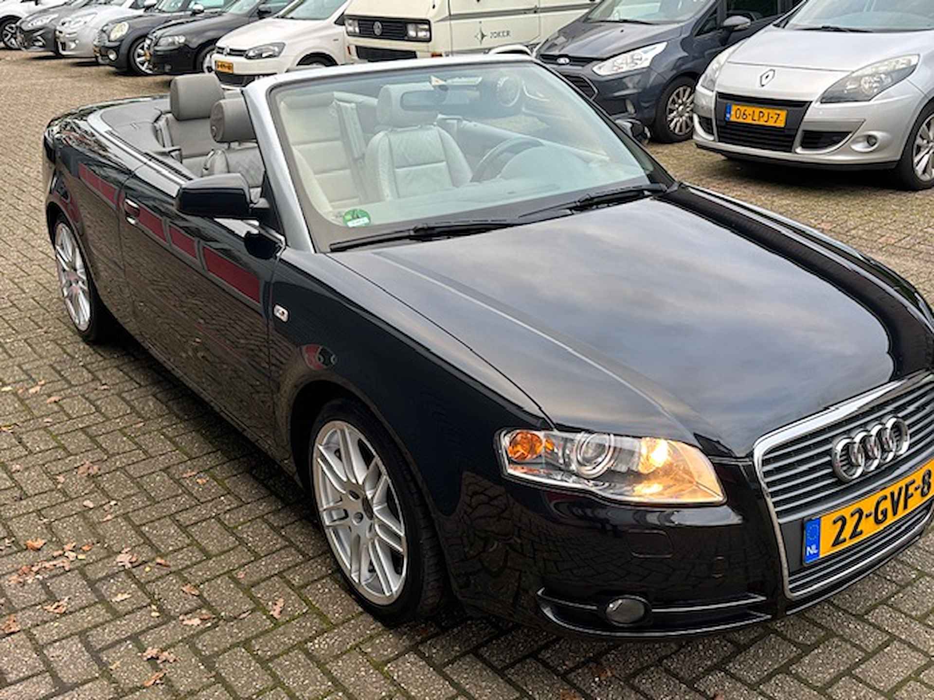 Audi A4 Cabriolet 1.8 Turbo Advance - 16/38