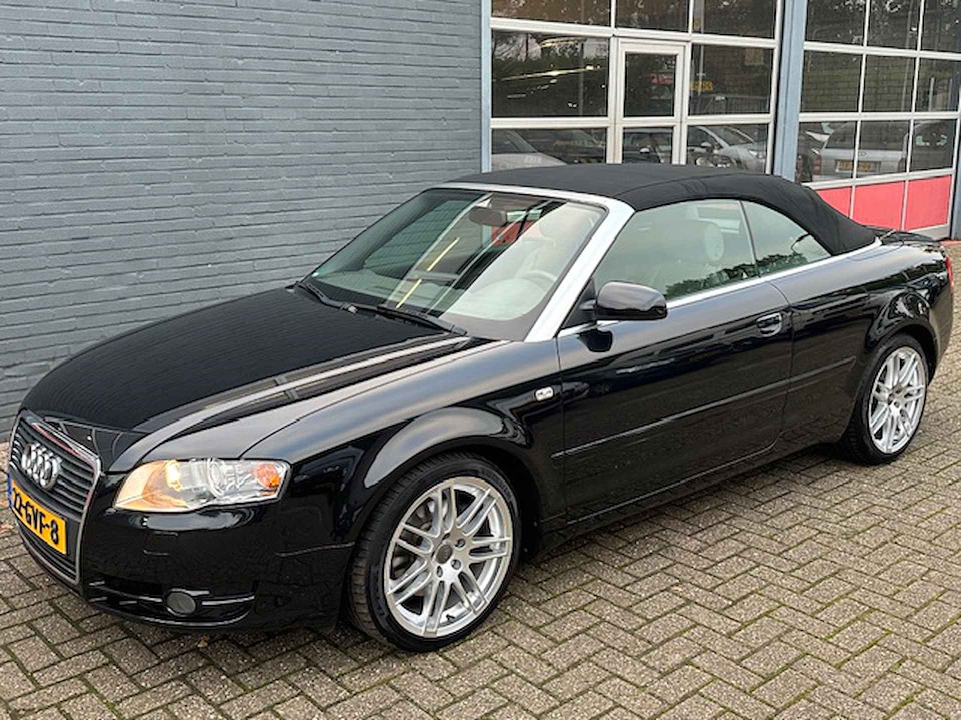 Audi A4 Cabriolet 1.8 Turbo Advance - 26/38