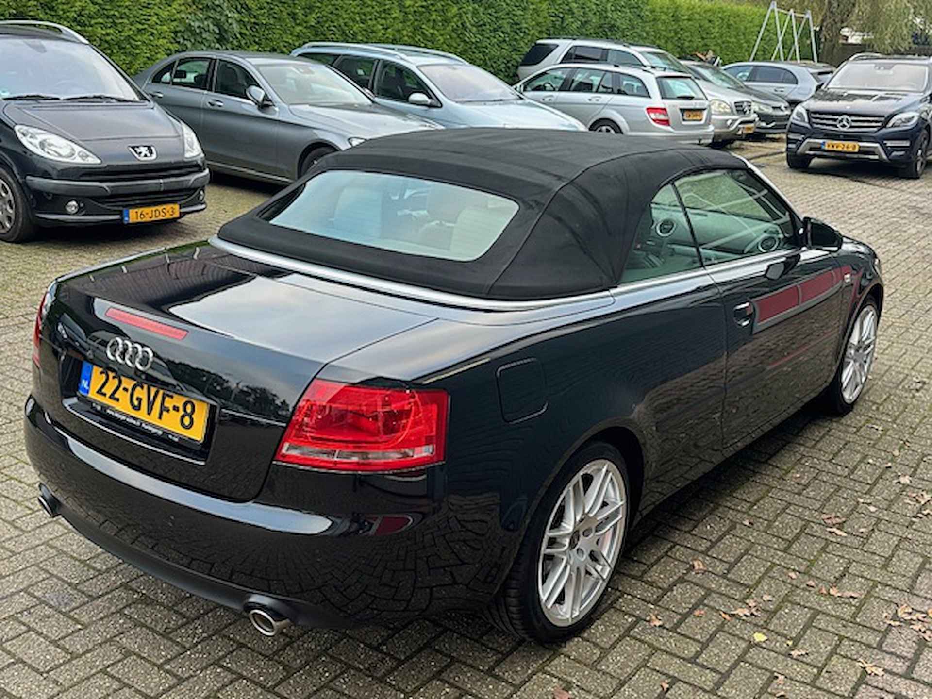 Audi A4 Cabriolet 1.8 Turbo Advance - 30/38