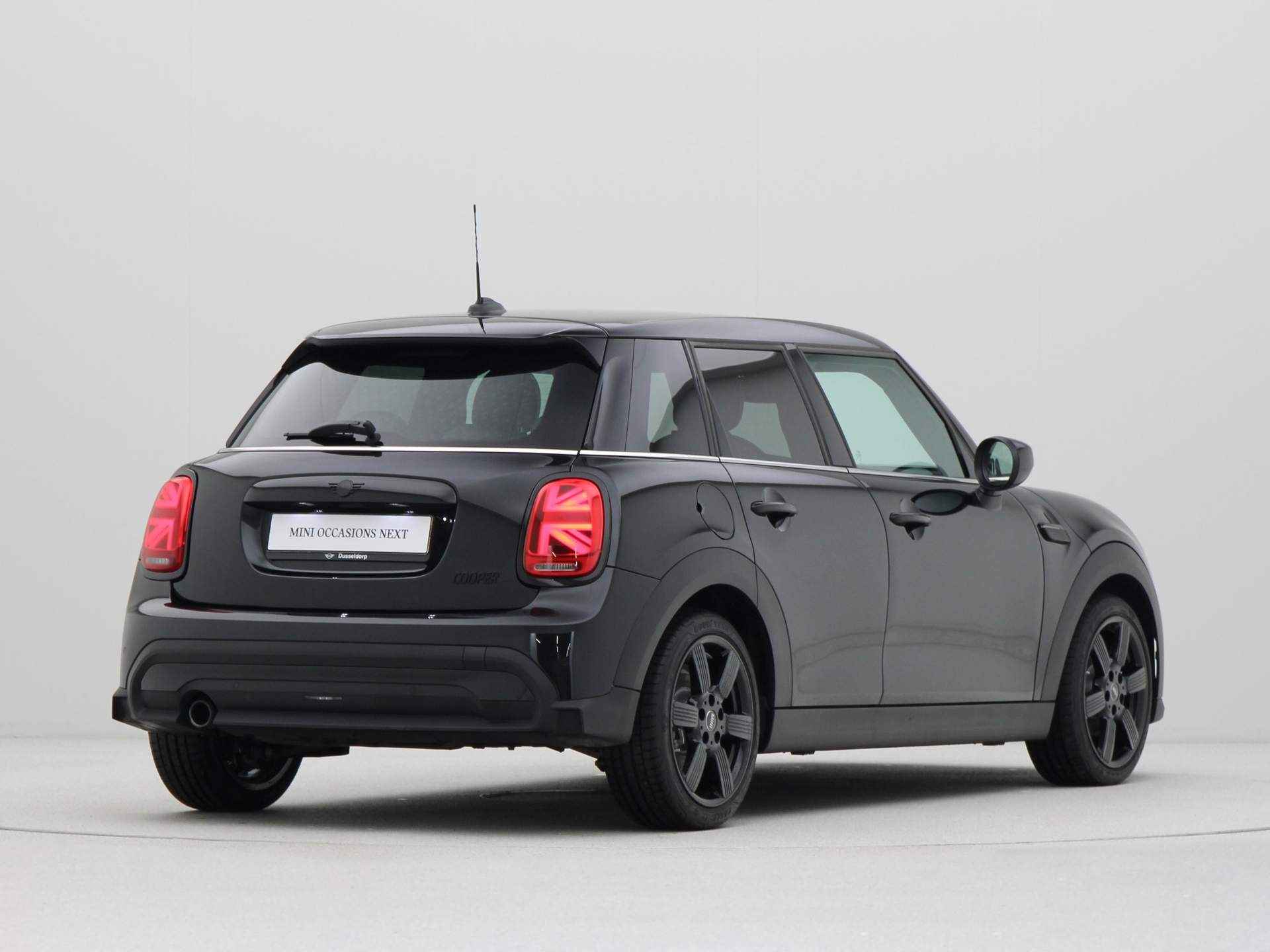 MINI 5-deurs Cooper Camden Edition Aut. - 10/22