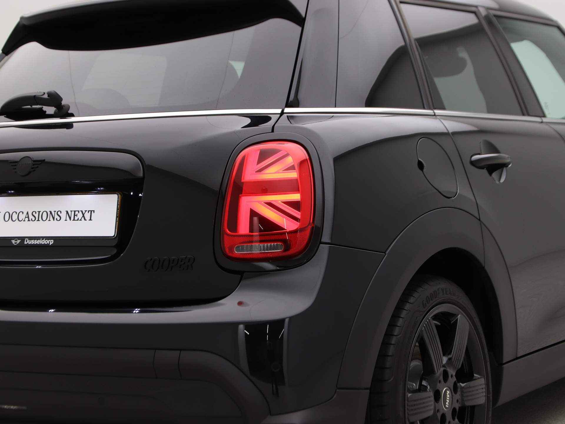 MINI 5-deurs Cooper Camden Edition Aut. - 20/22