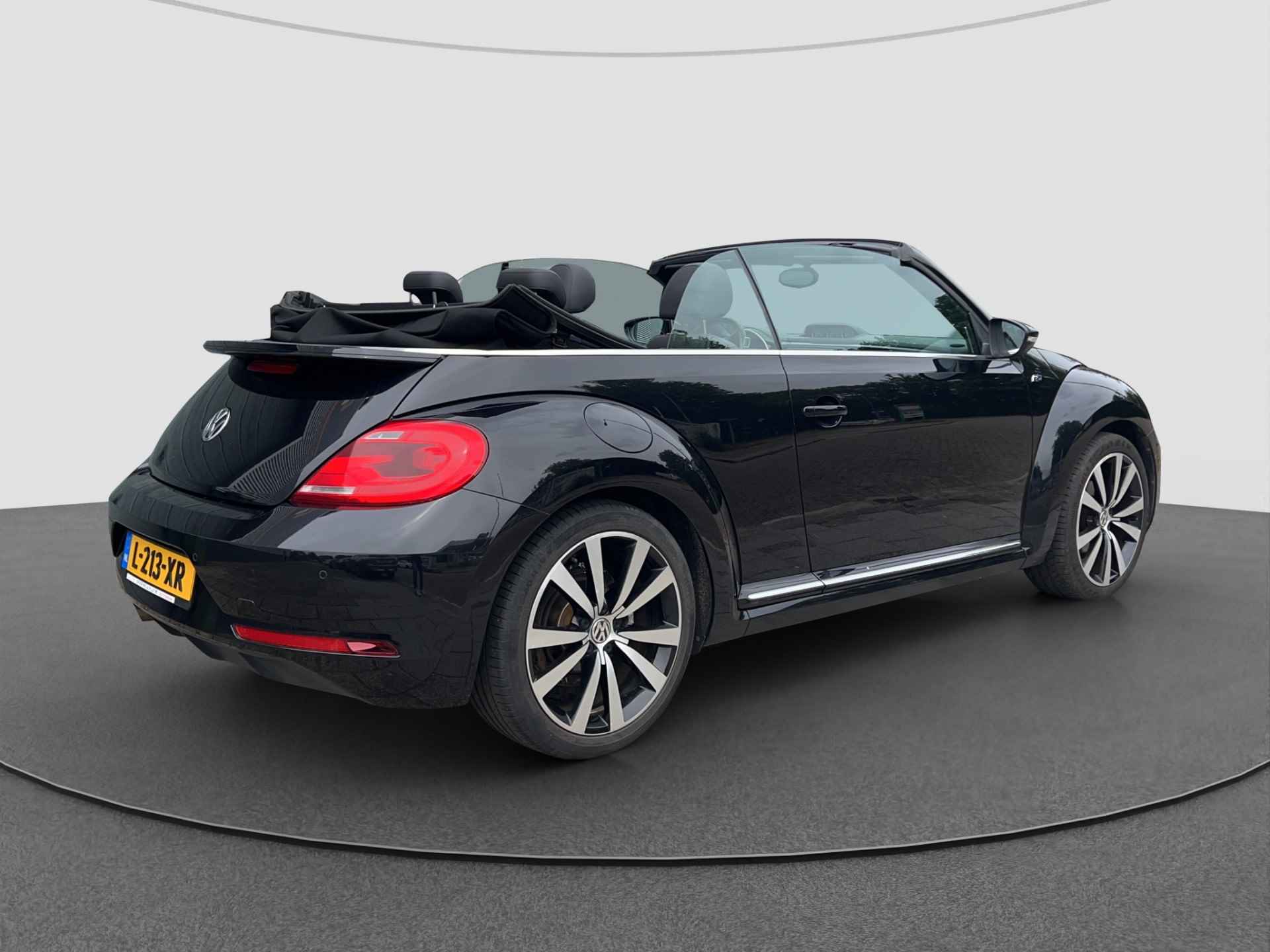 Volkswagen Beetle Cabriolet 1.4 TSI Sport BlueMotion | R-Line | Leder | camera | Fender! - 8/31