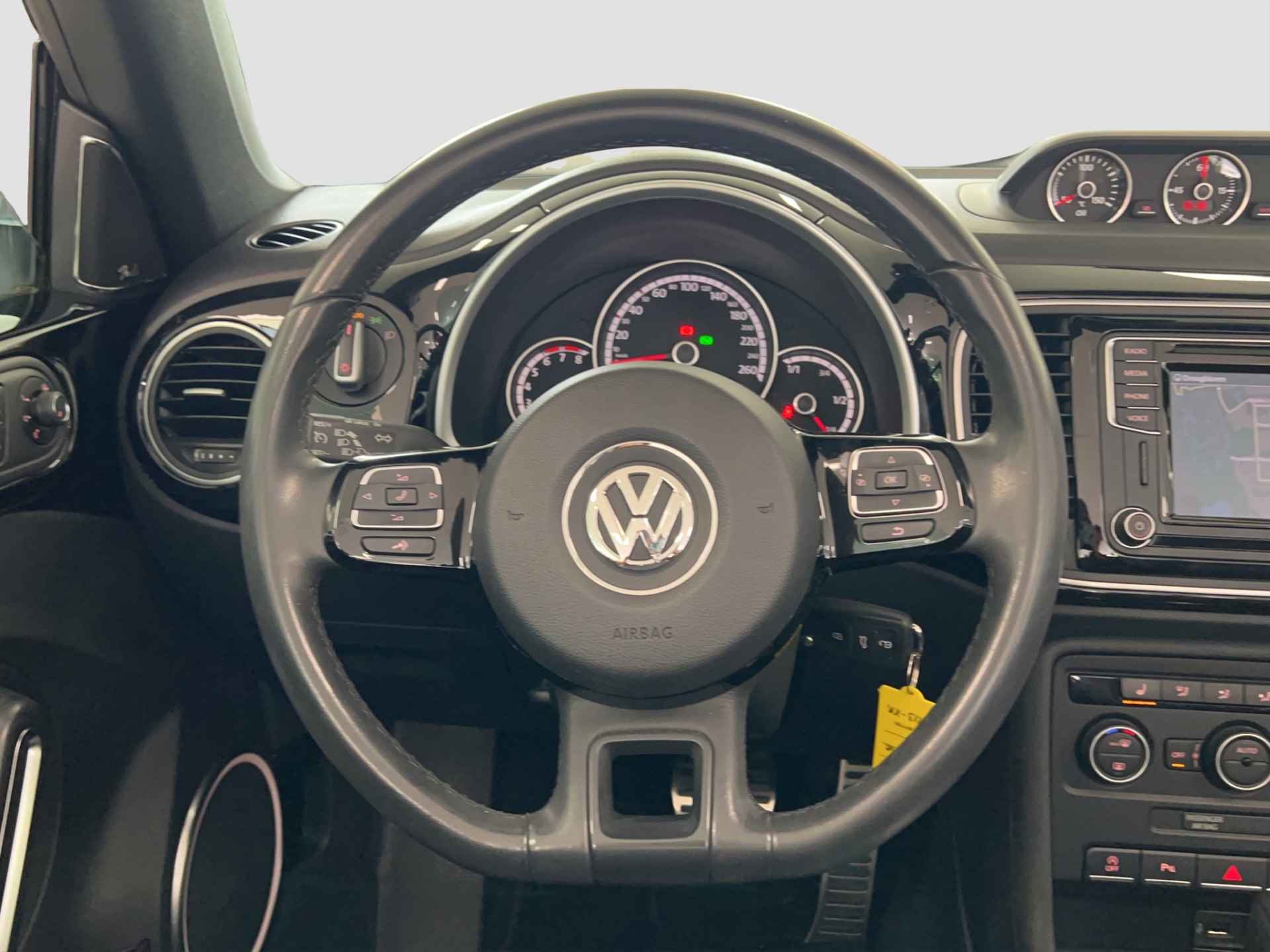 Volkswagen Beetle Cabriolet 1.4 TSI Sport BlueMotion | R-Line | Leder | camera | Fender! - 11/31