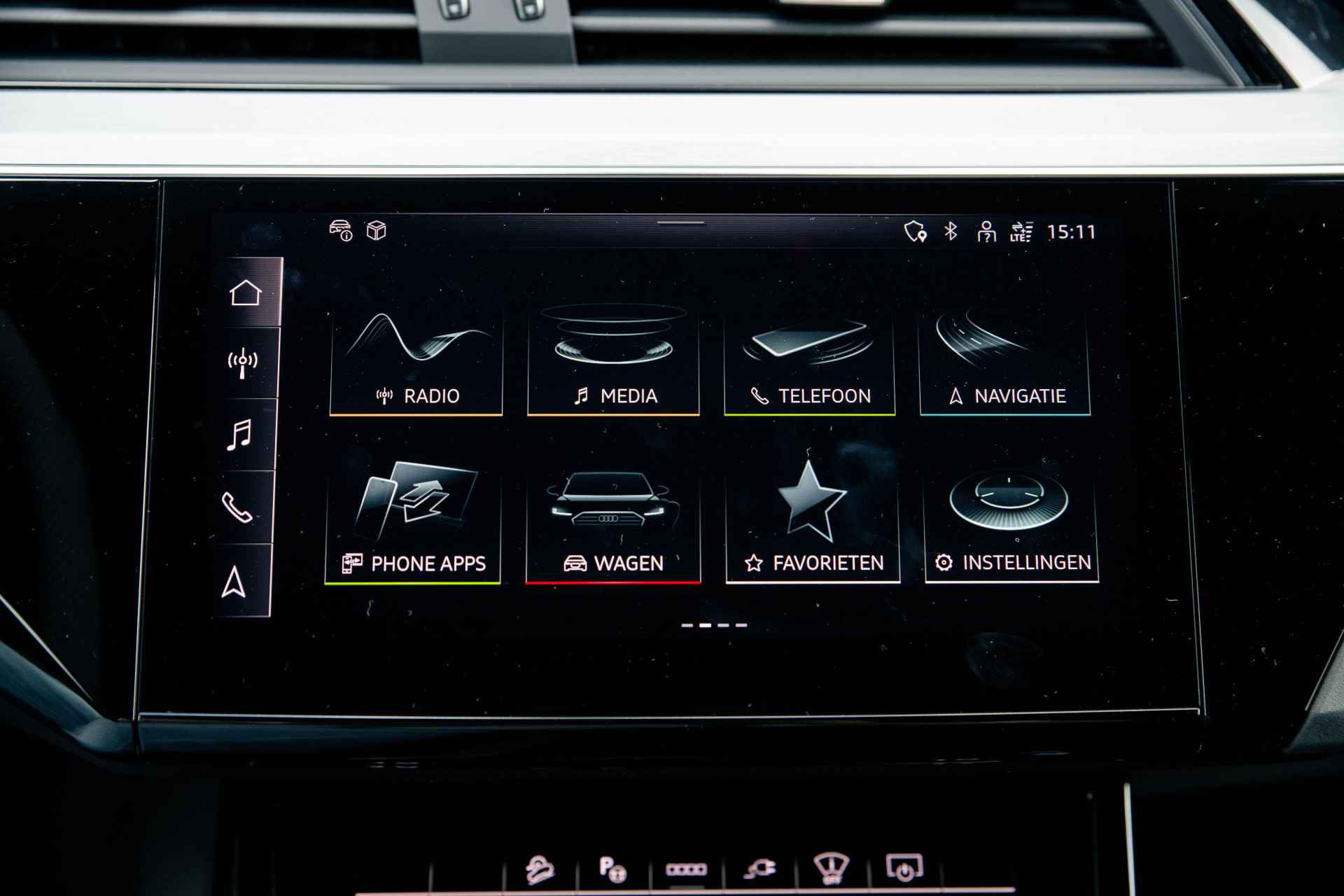 Audi Q8 e-tron 55 quattro S Edition 115 kWh | Assistentiepakket Plus | Supersportstoelen | 360 camera | Keyless | B&O | 22" - 32/41