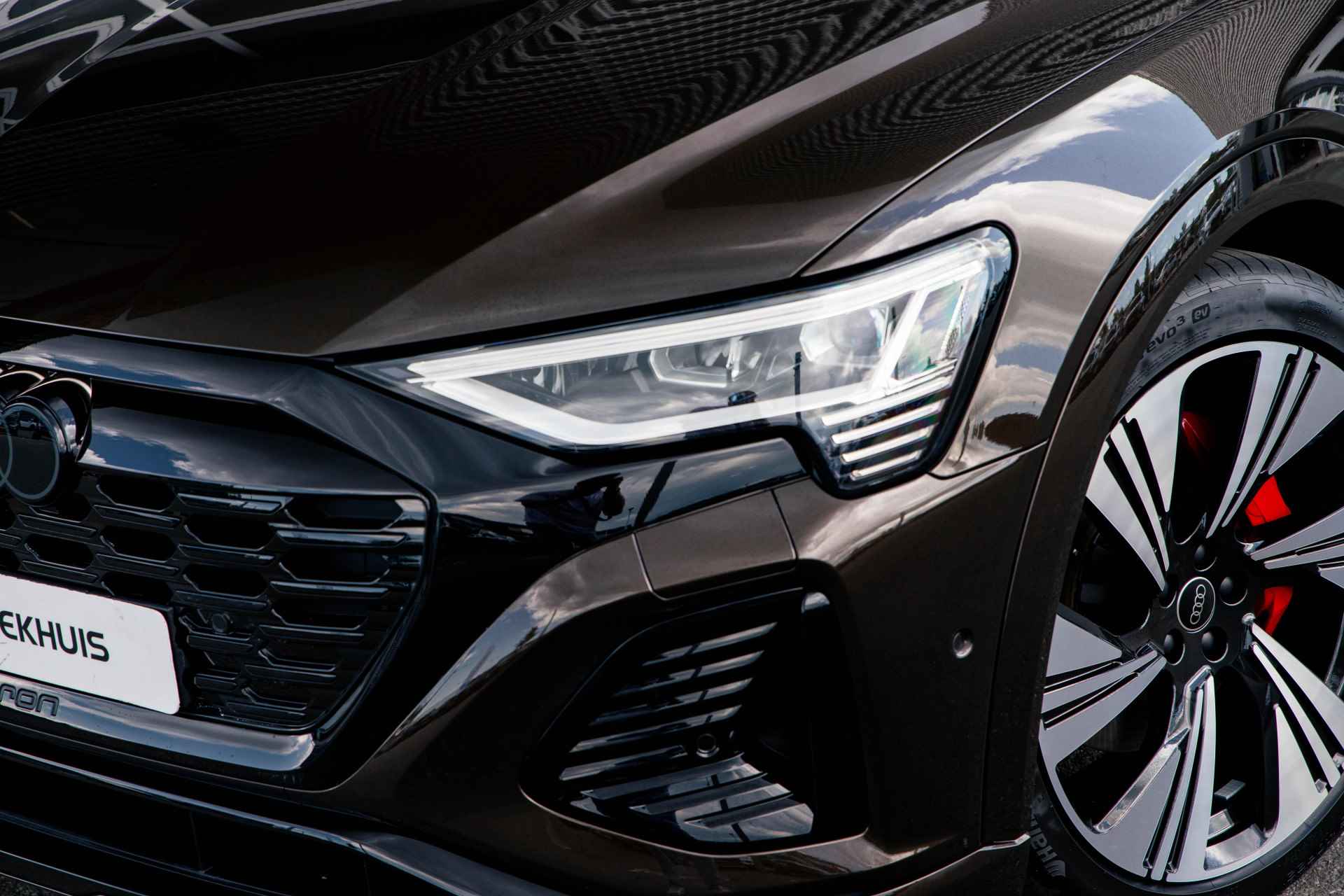 Audi Q8 e-tron 55 quattro S Edition 115 kWh | Assistentiepakket Plus | Supersportstoelen | 360 camera | Keyless | B&O | 22" - 9/41
