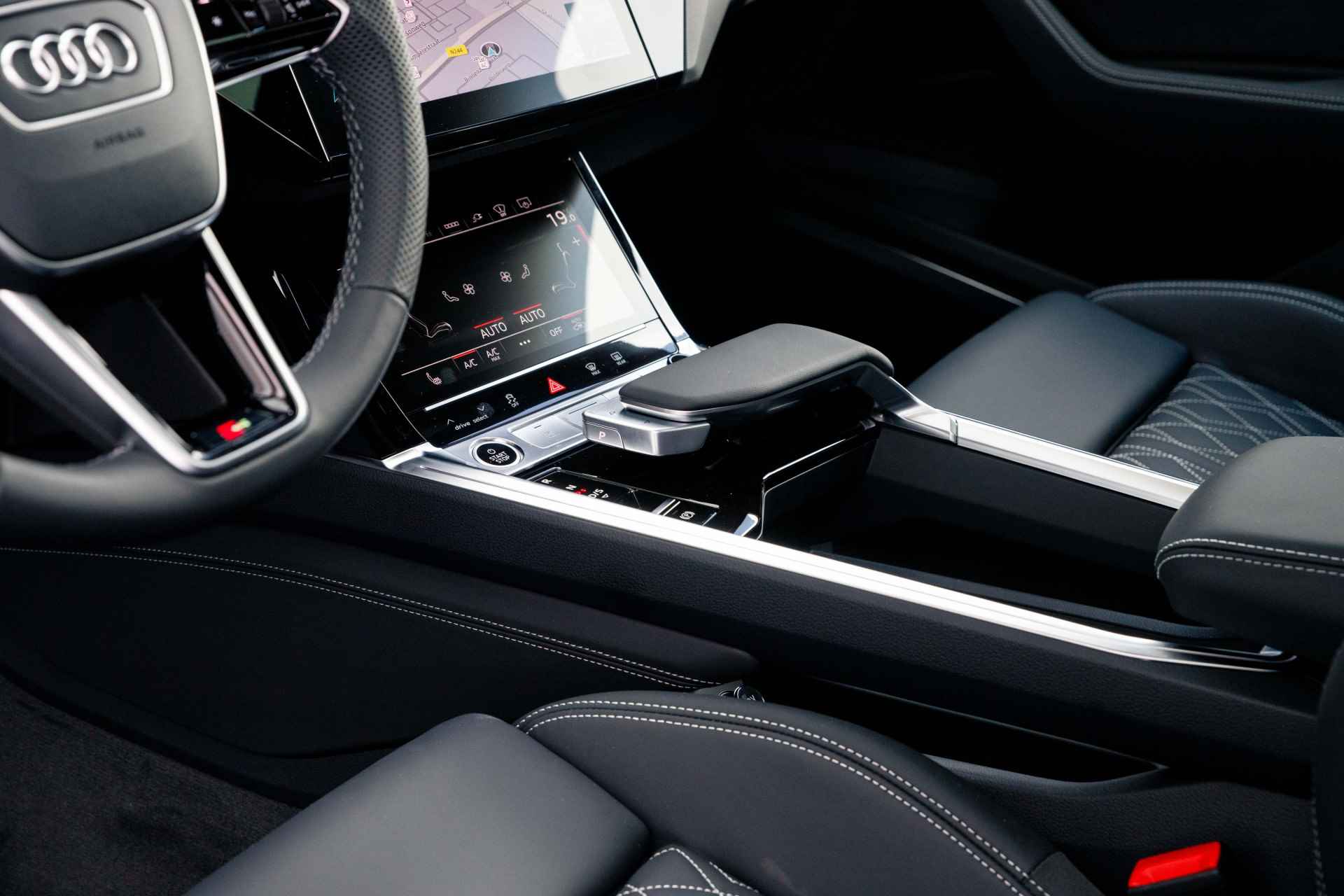 Audi Q8 e-tron 55 quattro S Edition 115 kWh | Assistentiepakket Plus | Supersportstoelen | 360 camera | Keyless | B&O | 22" - 20/41