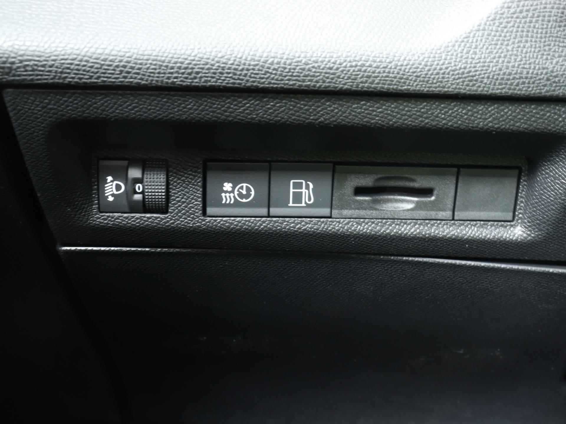 Peugeot 308 SW 1.6 HYbrid 180 Allure Automaat | Uit voorraad leverbaar | Adaptive cruise control | Keyless | Draadloze telefoonlader | Navigatie | Carplay - 24/34