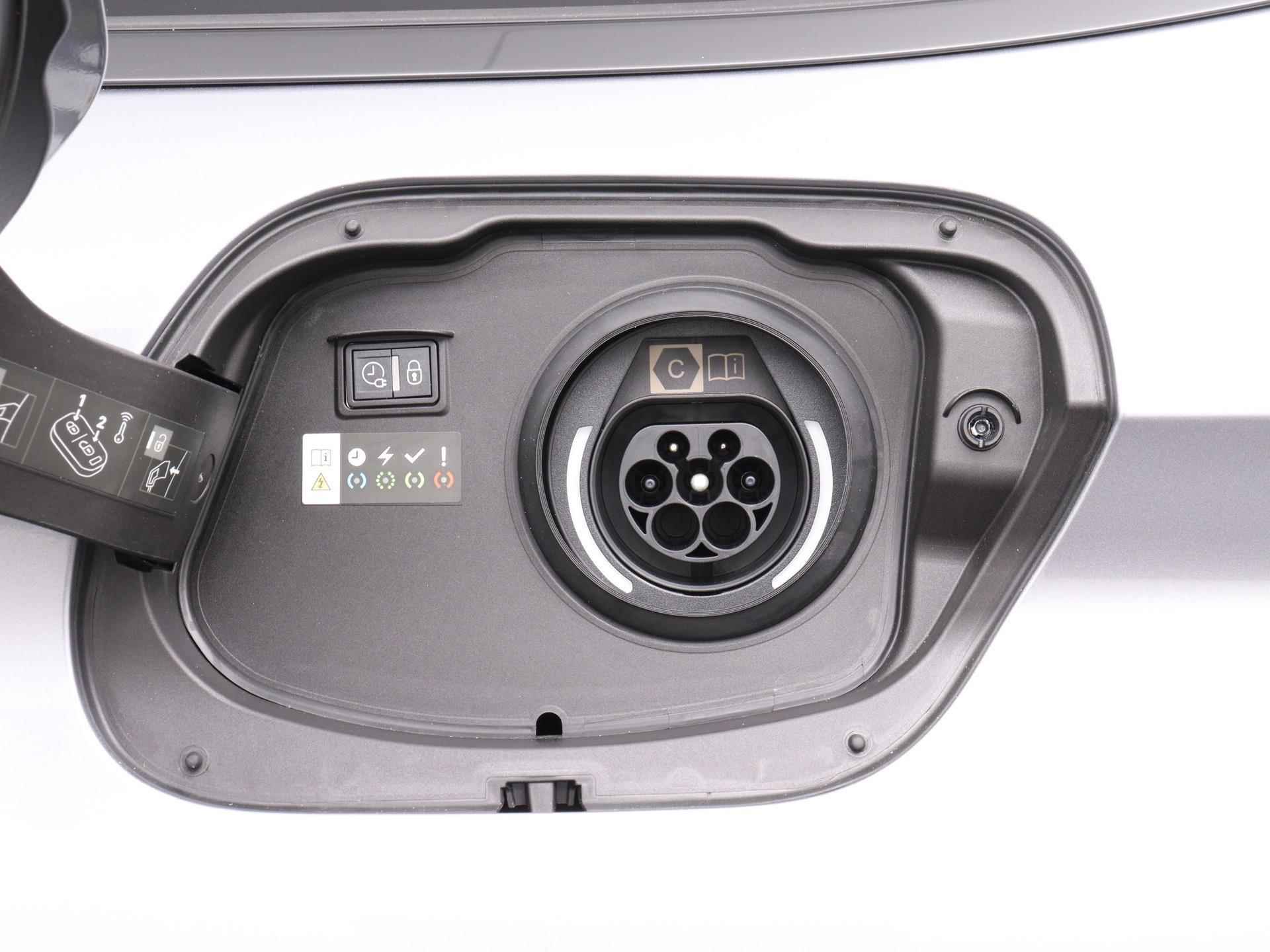 Peugeot 308 SW 1.6 HYbrid 180 Allure Automaat | Uit voorraad leverbaar | Adaptive cruise control | Keyless | Draadloze telefoonlader | Navigatie | Carplay - 30/34