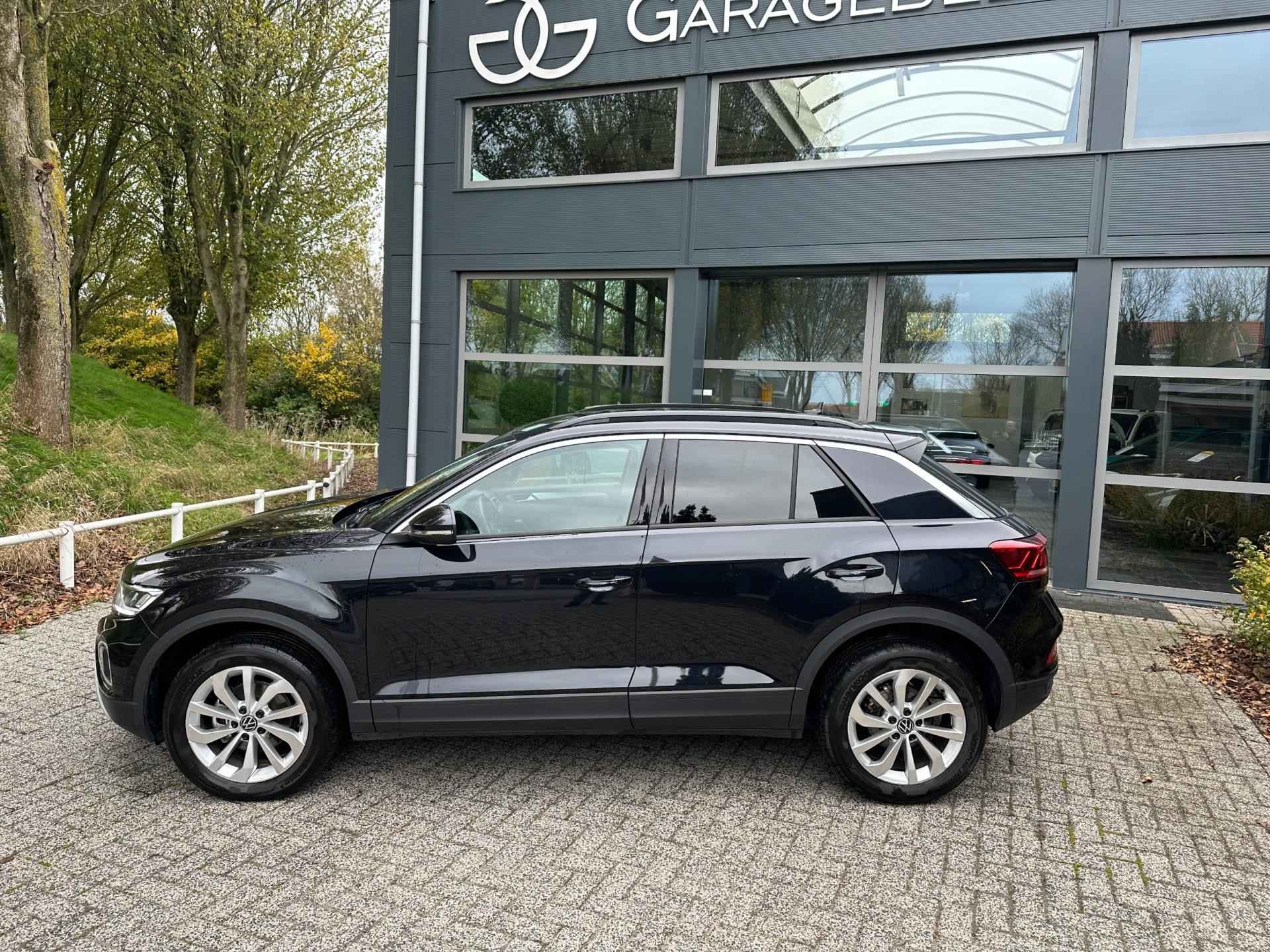 Volkswagen T-Roc 1.5 TSI Life Edition camera - stoelverw. 4681 km!!! - 3/28