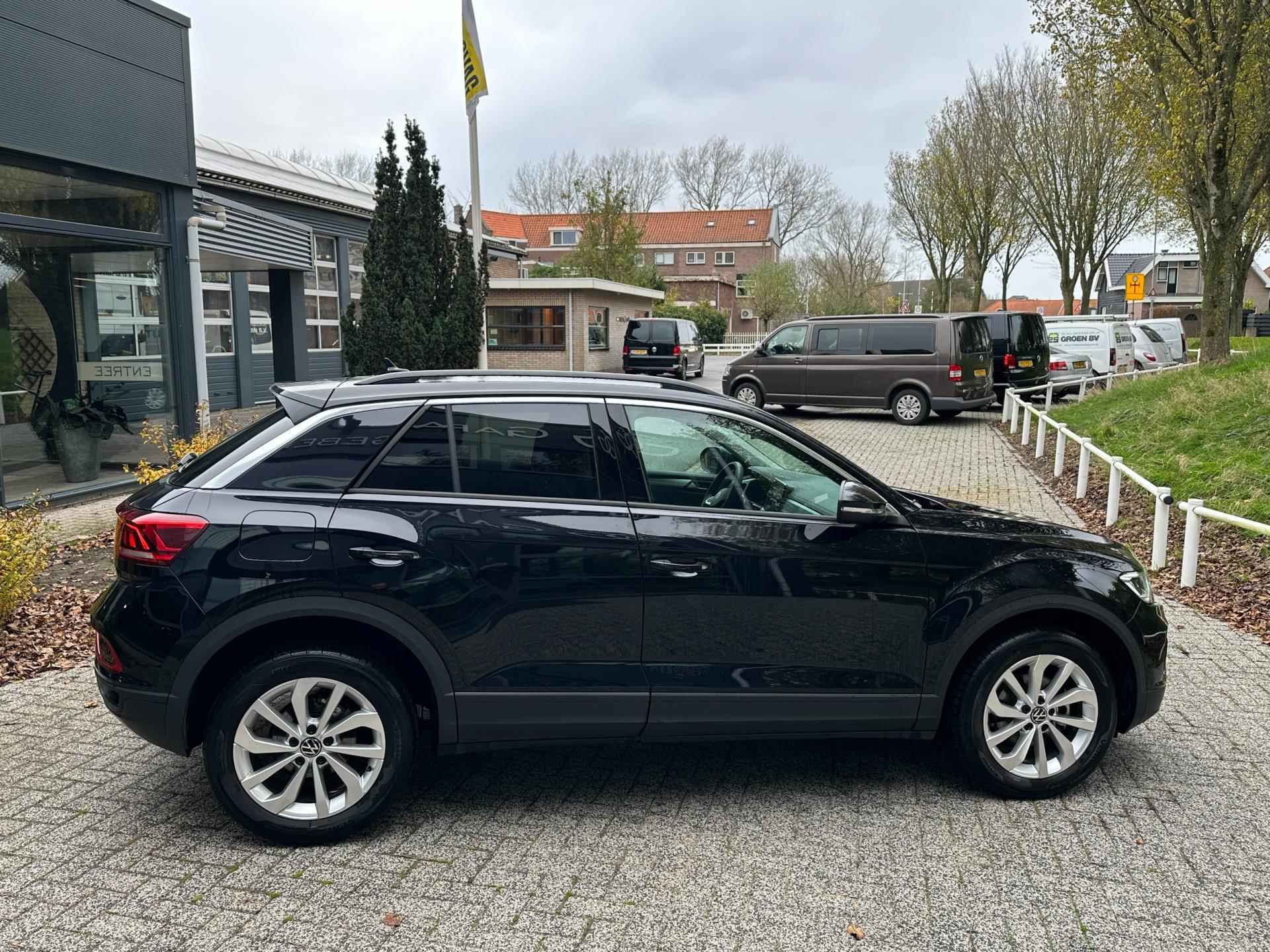 Volkswagen T-Roc 1.5 TSI Life Edition camera - stoelverw. 4681 km!!! - 7/28