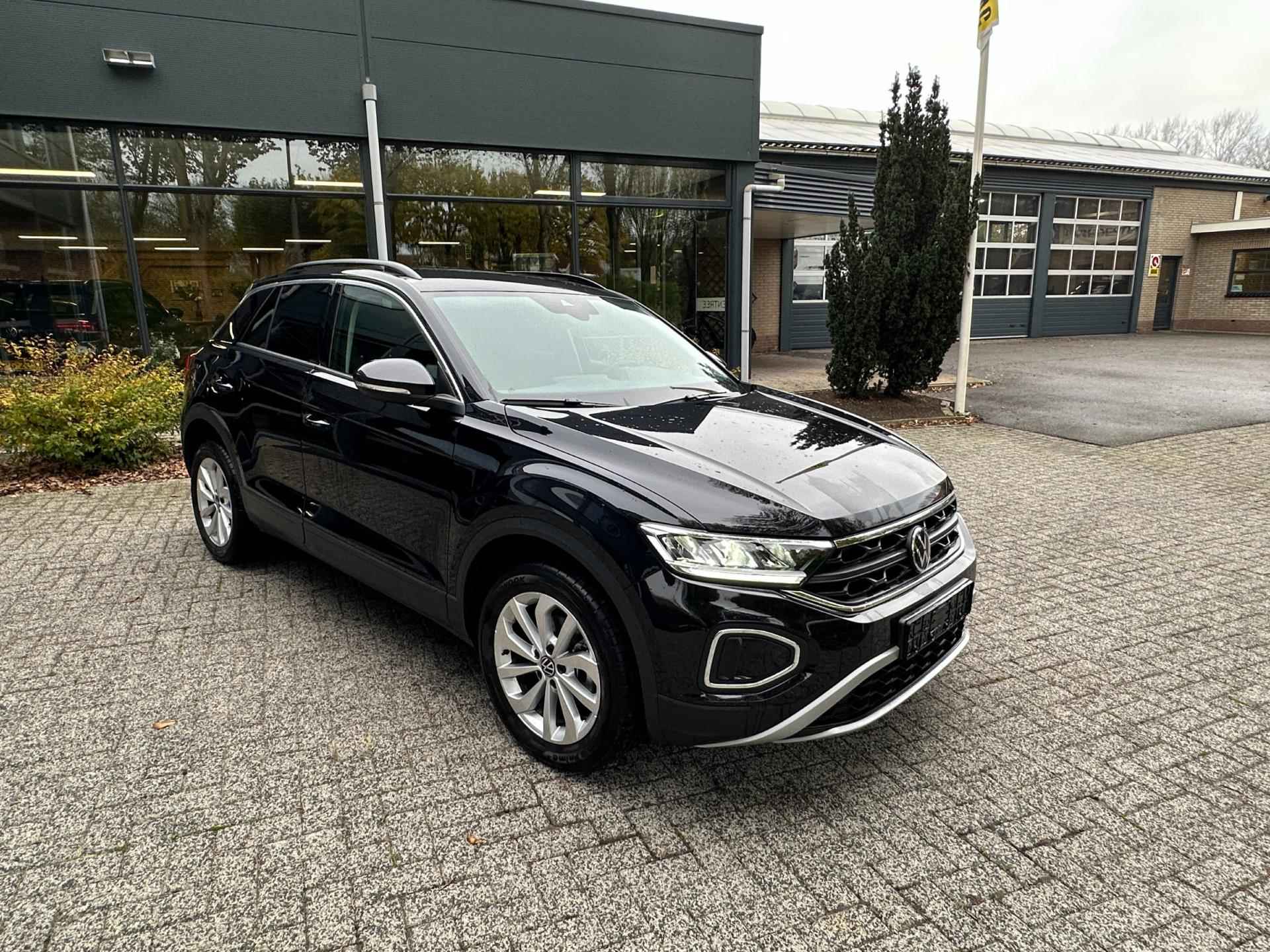 Volkswagen T-Roc 1.5 TSI Life Edition camera - stoelverw. 4681 km!!! - 8/28