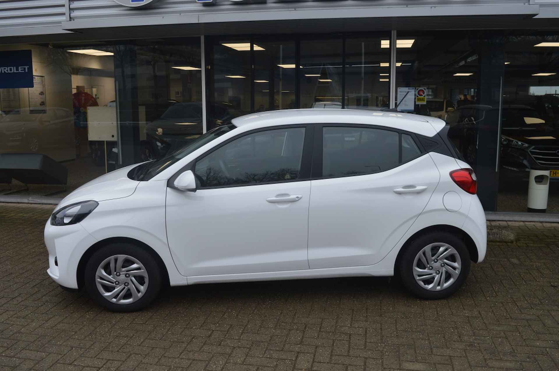 Hyundai i10 1.0 Comfort 5-zits Automaat nw. type All weathers - 4/20