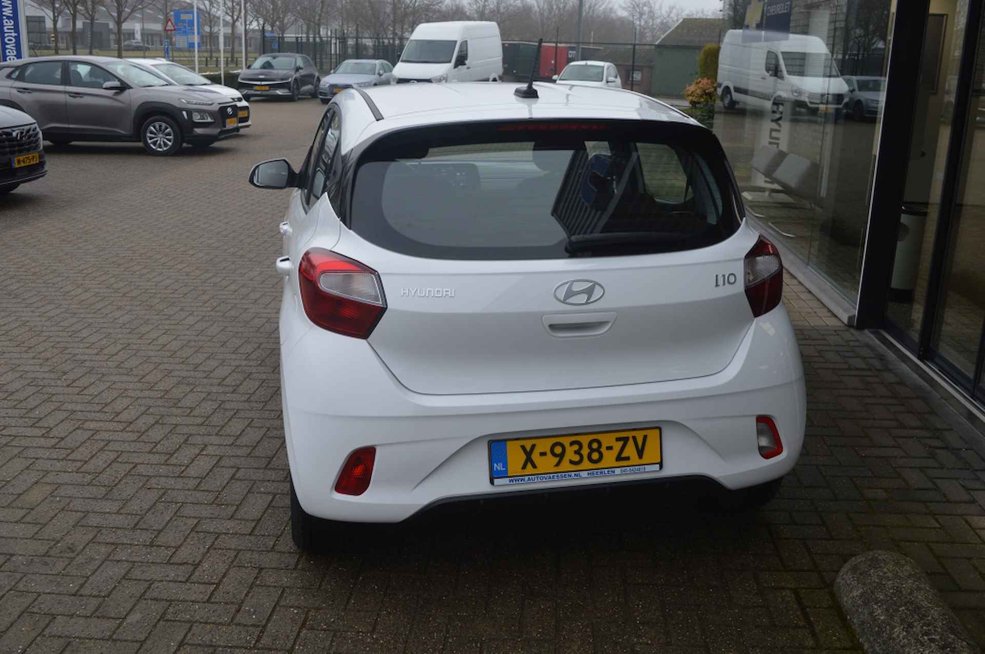 Hyundai i10 1.0 Comfort 5-zits Automaat nw. type All weathers - 6/20