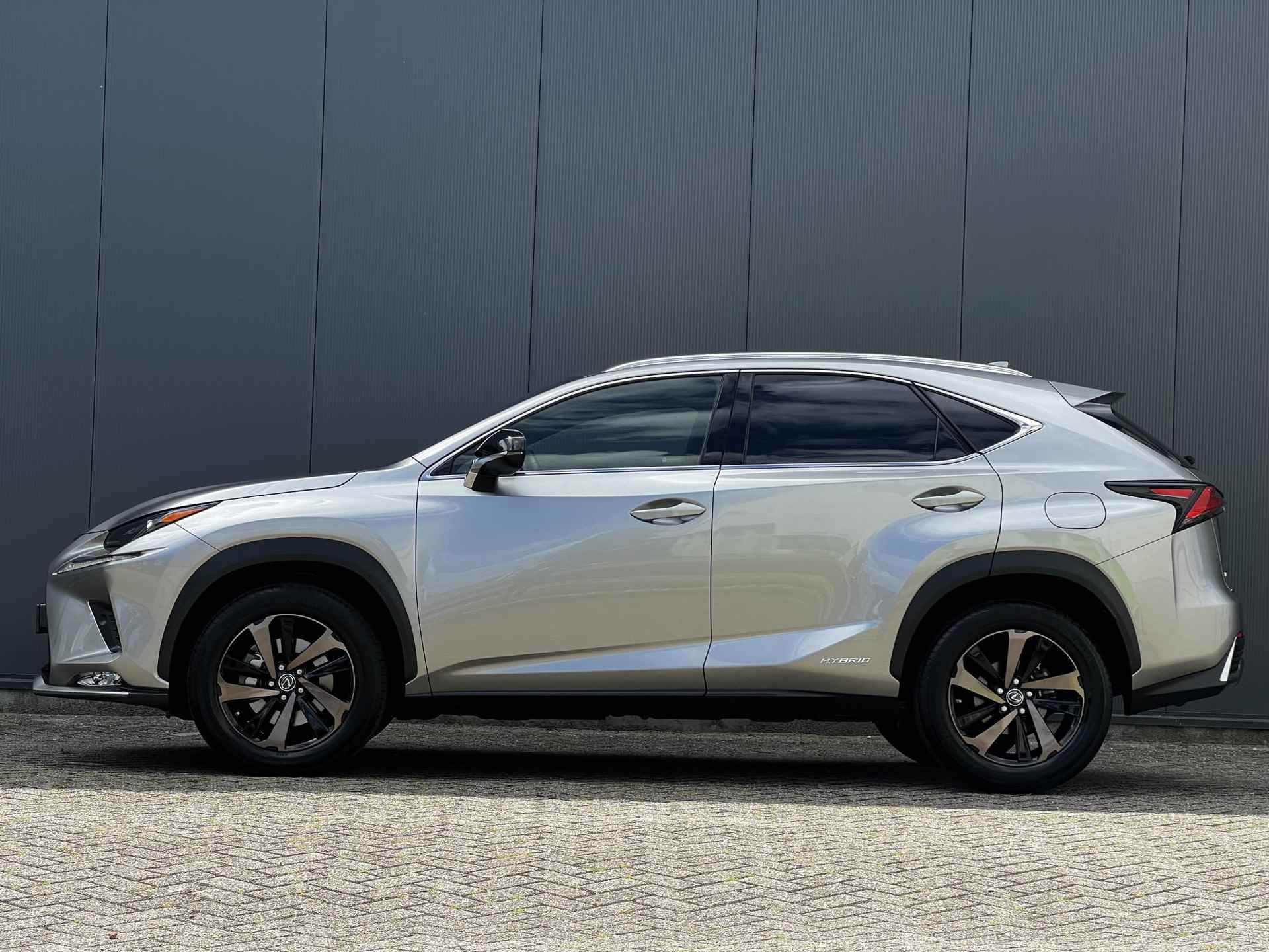 Lexus NX 300h AWD Ultimate Edition | Navi | Clima | Camera | Adaptive Cruise | Leder | Stoelverwarming | 18.000 km! - 4/32