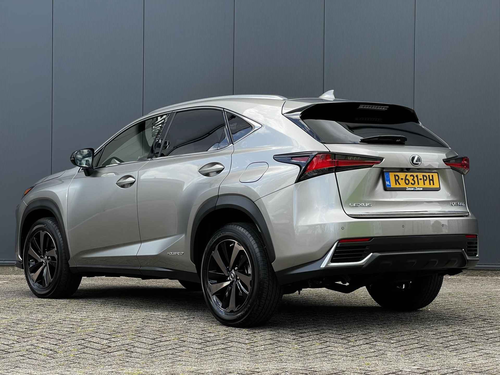 Lexus NX 300h AWD Ultimate Edition | Navi | Clima | Camera | Adaptive Cruise | Leder | Stoelverwarming | 18.000 km! - 5/32