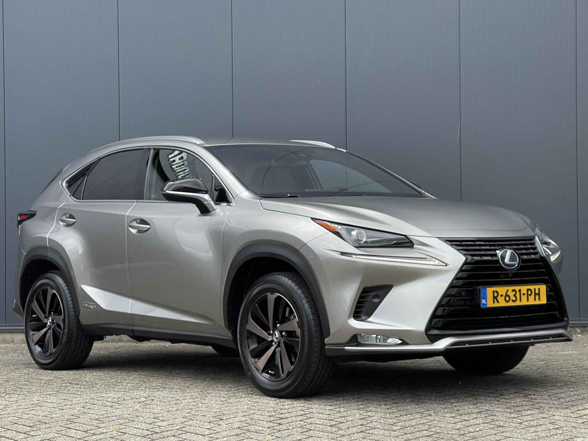 Lexus NX 300h AWD Ultimate Edition | Navi | Clima | Camera | Adaptive Cruise | Leder | Stoelverwarming | 18.000 km! - 9/32