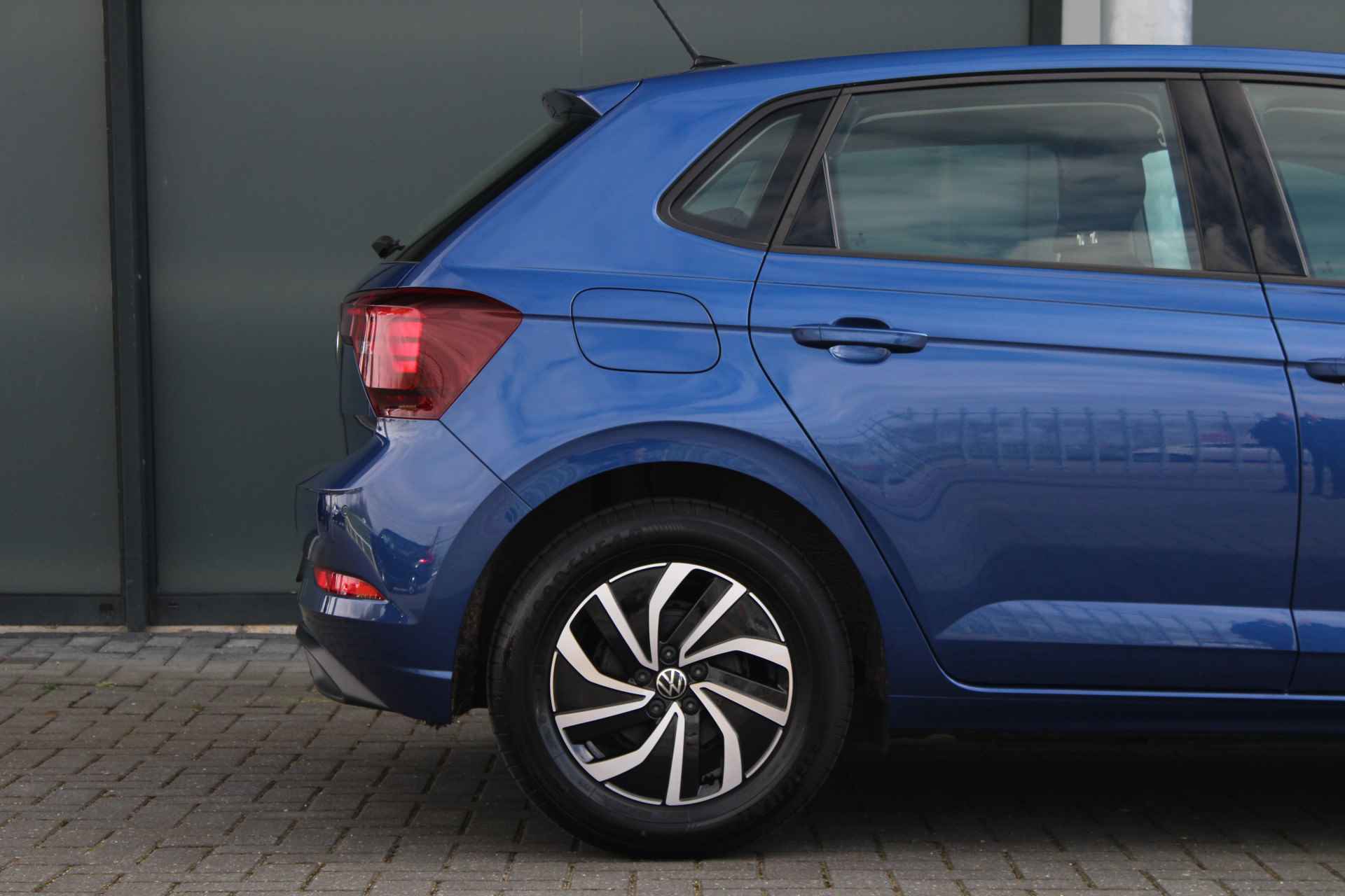 Volkswagen Polo 1.0 TSI Life | Adaptive Cruise | 15 Inch lichtmetaal | Apple Carplay/Android Auto | Virtual Cockpit | Parkeersensoren Rondom - 7/31