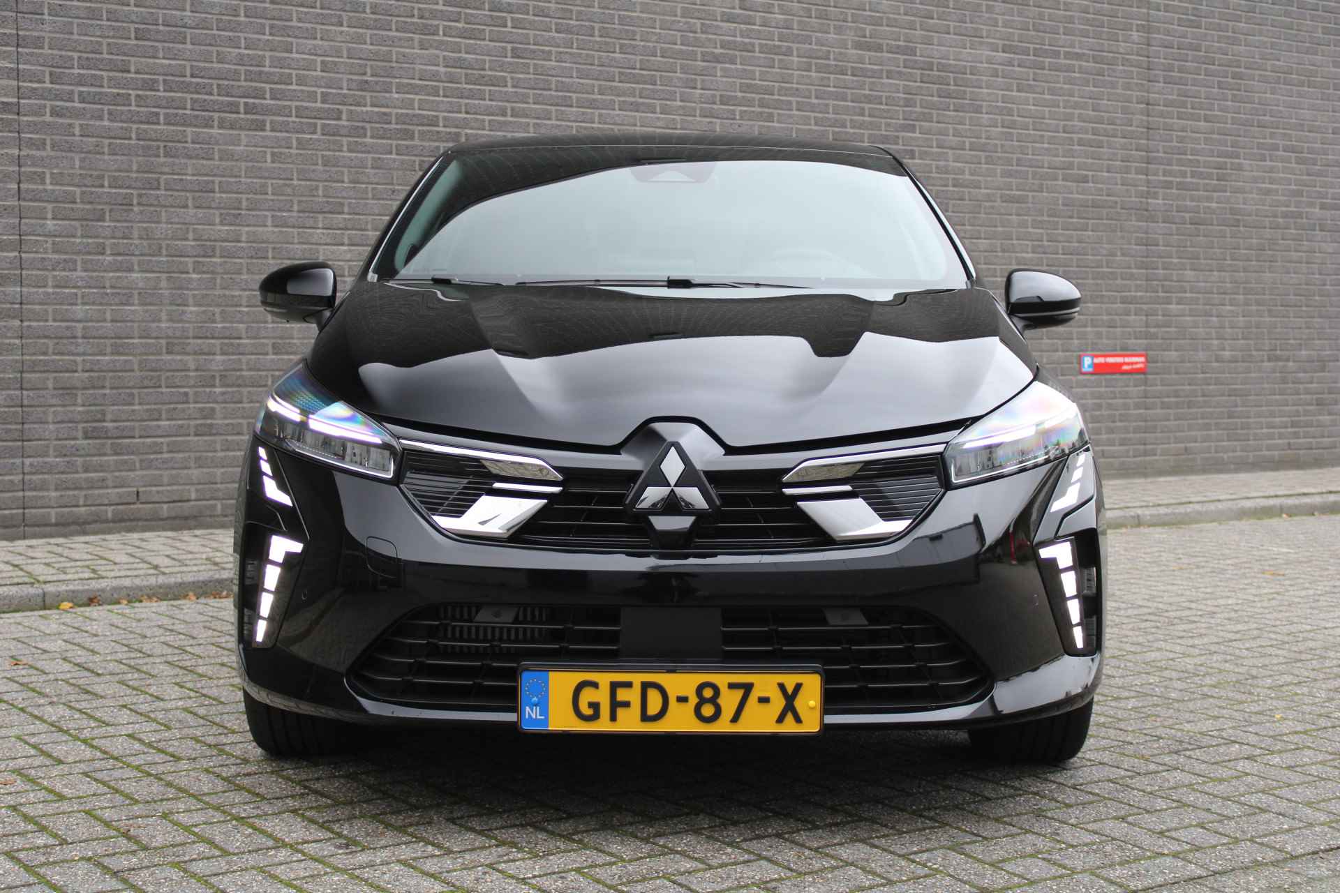 Mitsubishi Colt 1.0T MT First Edition Cruise/Climate control, Navigatie, Camera, Parkeersensoren v+a, 17"LM Velgen, - 7/29