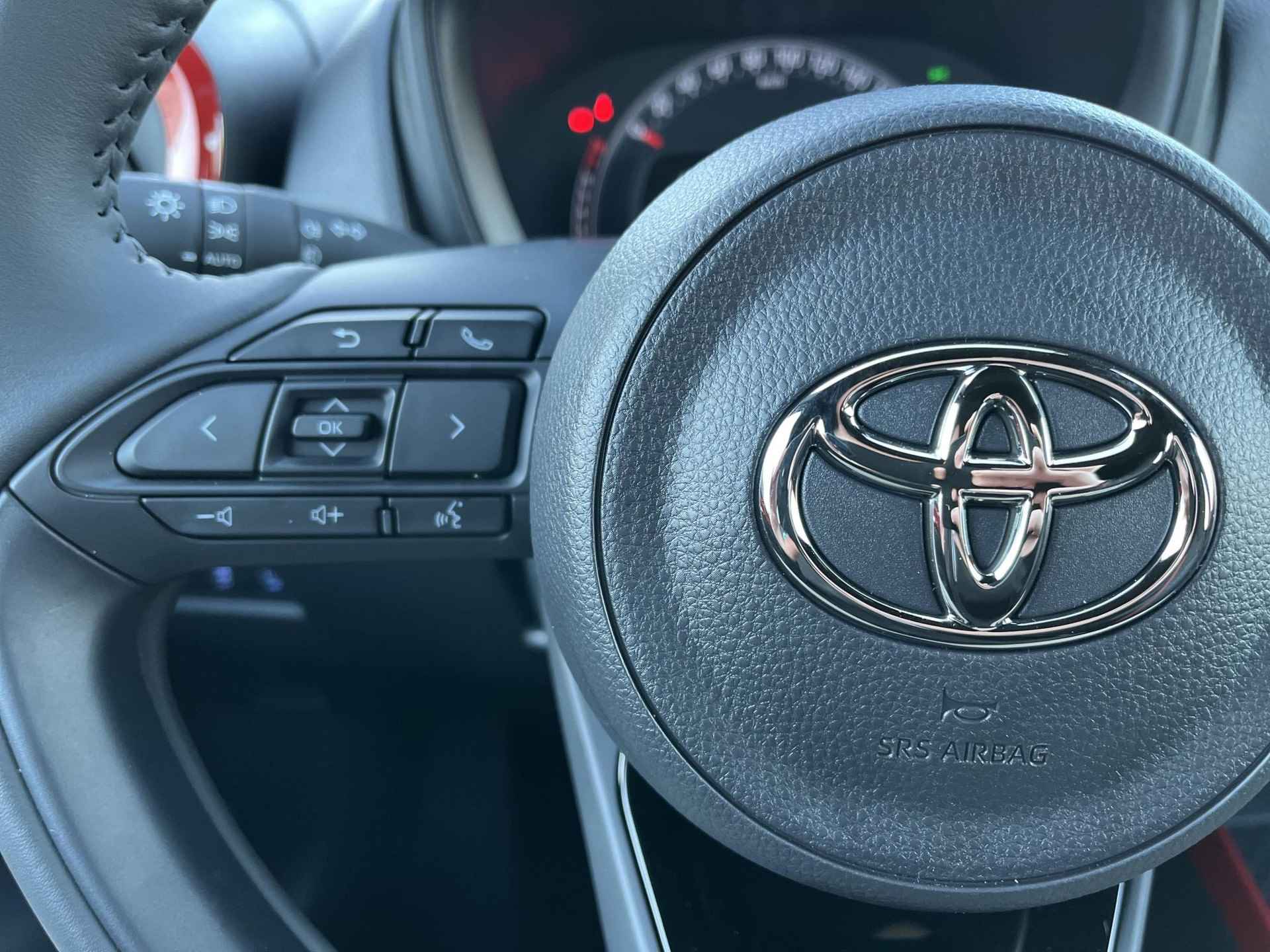 Toyota Aygo X 1.0 VVT-i MT Pulse | Chili red met zwart dak | Demonstratie auto | - 16/20