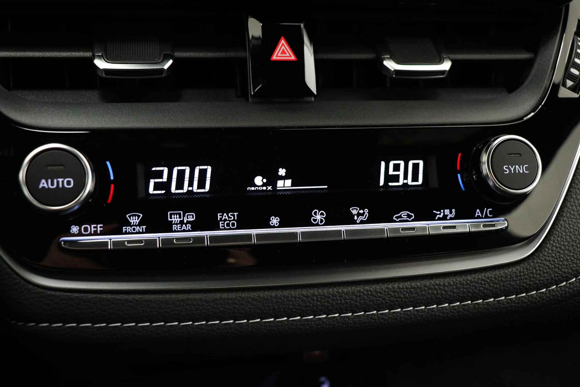 Toyota Corolla Touring Sports Hybrid 140 Business Plus | LED | STUURVERWARMING | DAB | CAMERA - 42/52