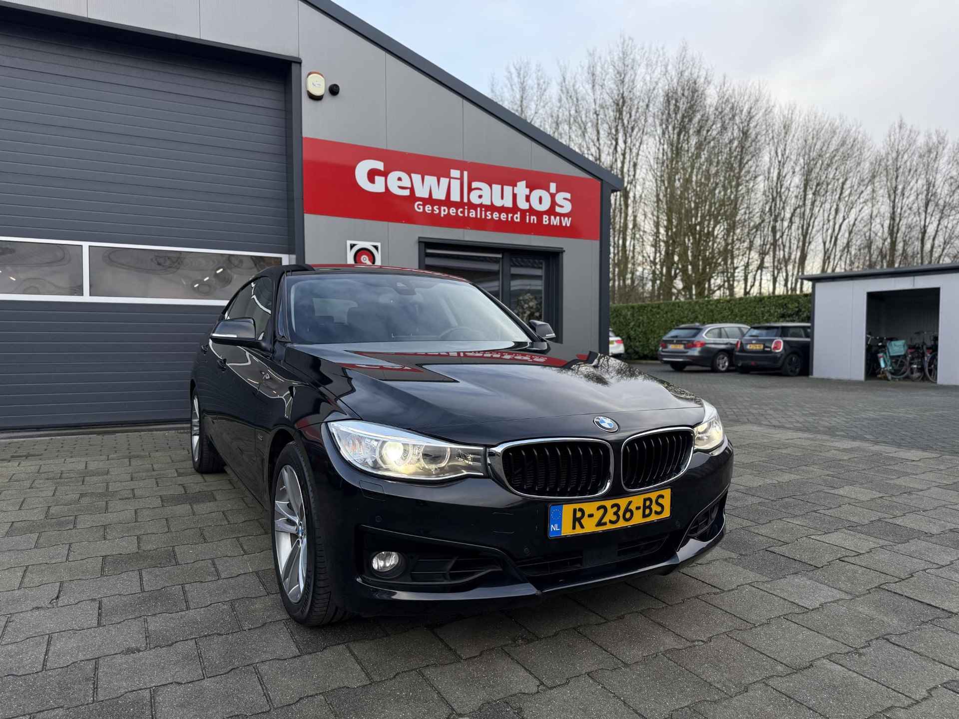 BMW 3-serie Gran Turismo 320i xDrive High Executive Sport Line - 15/23