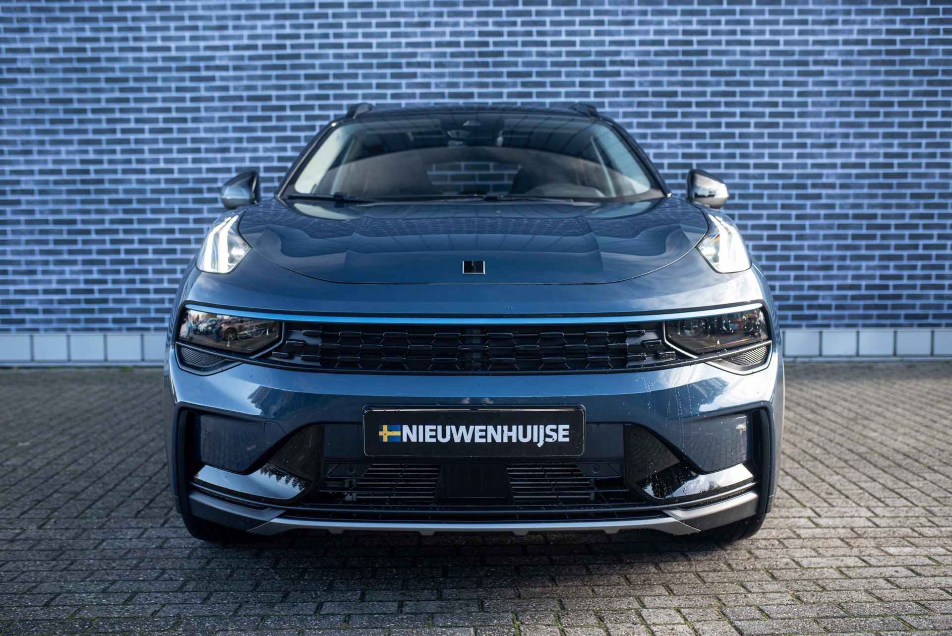 Lynk & Co 01 Plug-in Hybrid | Panoramadak | Adaptive cruise control | LED koplampen | Camera | 20 inch velgen | Climate control | Apple Carplay / Android Auto | - 5/31