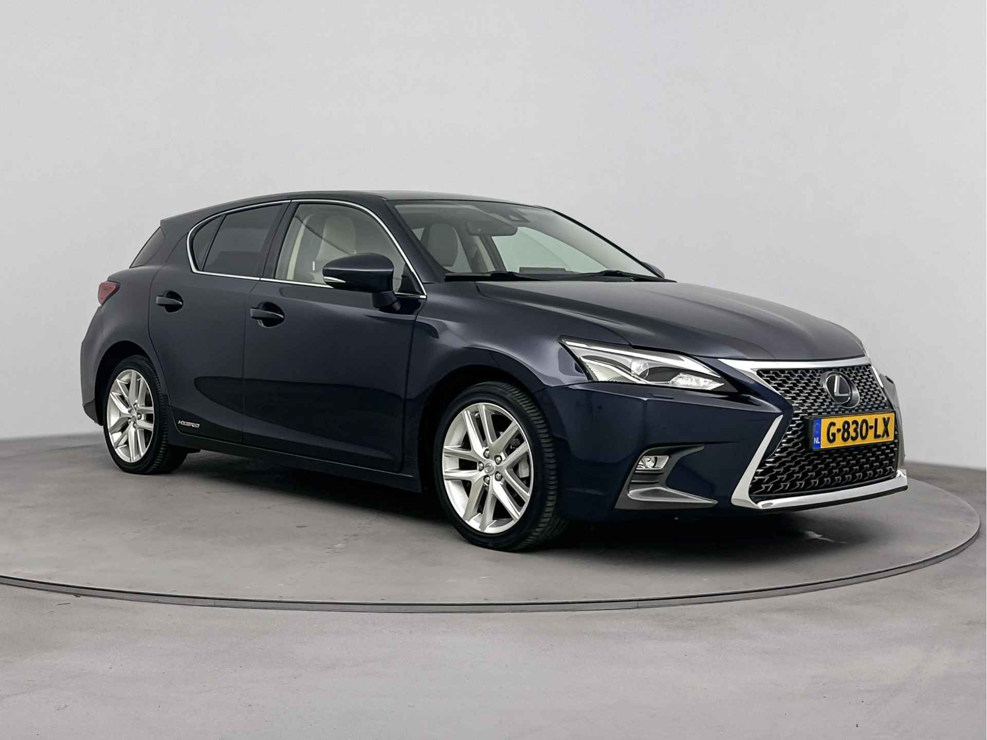 Lexus CT 200h Business Line | Schuifdak | Navigatie | Lederen bekleding | Stoelverwarming | - 30/42