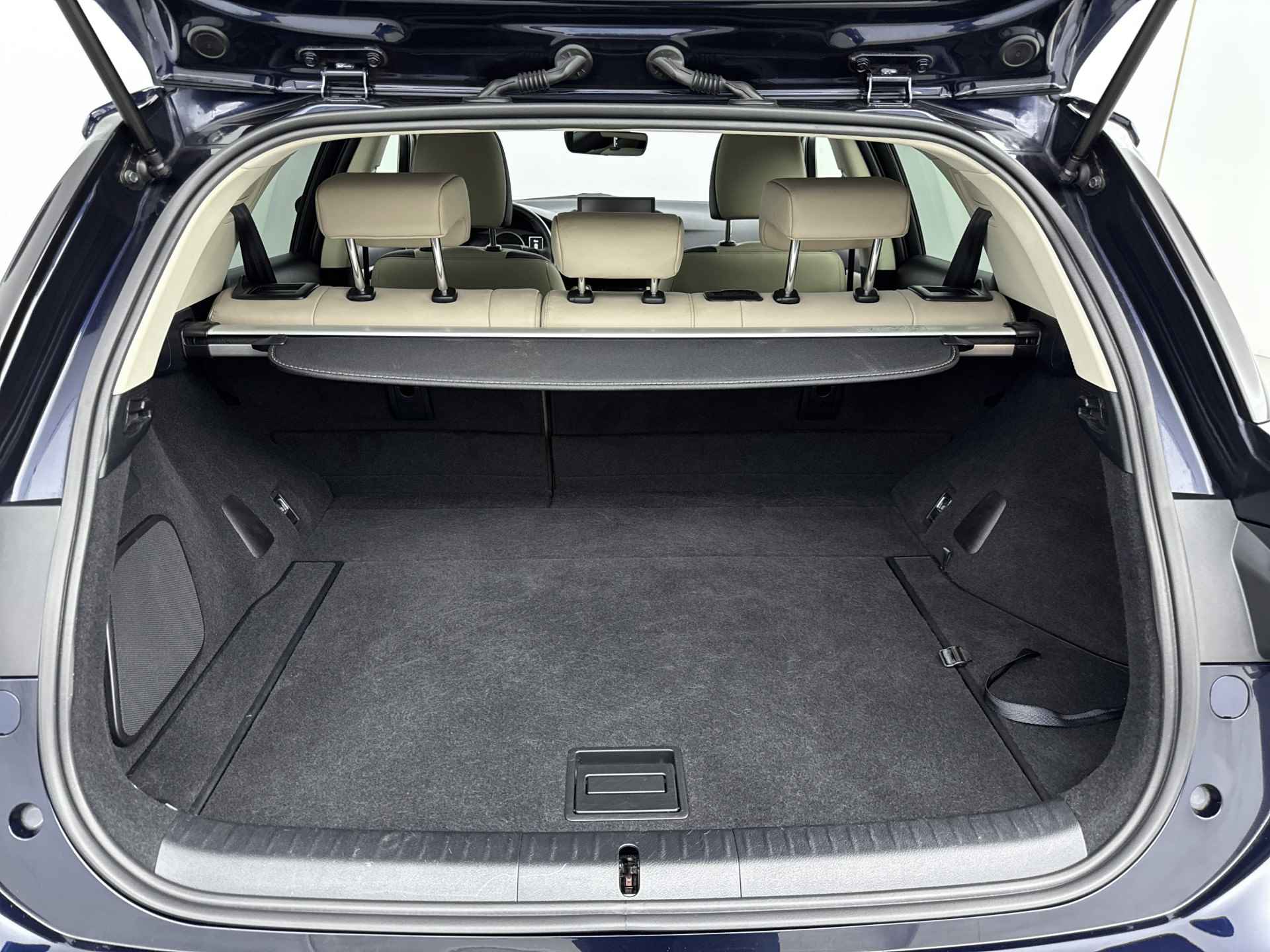 Lexus CT 200h Business Line | Schuifdak | Navigatie | Lederen bekleding | Stoelverwarming | - 36/42