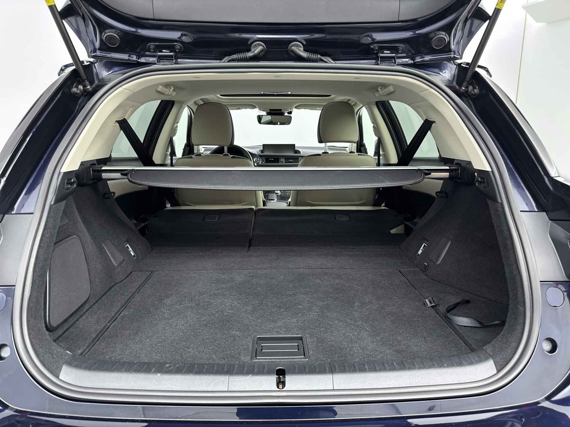 Lexus CT 200h Business Line | Schuifdak | Navigatie | Lederen bekleding | Stoelverwarming | - 37/42