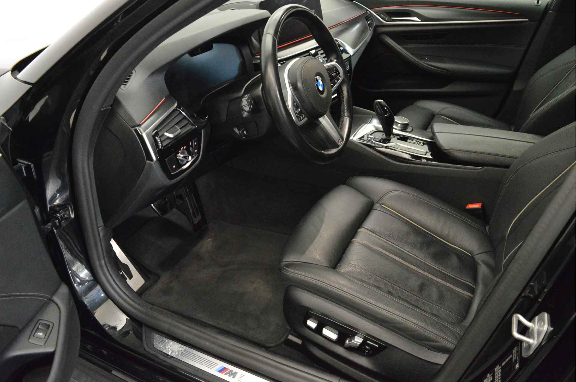 BMW 5 Serie Touring 530i High Executive M Sport Automaat / Laserlight / Driving Assistant Professional / Comfortstoelen / M Sportonderstel / Live Cockpit Professional - 5/21