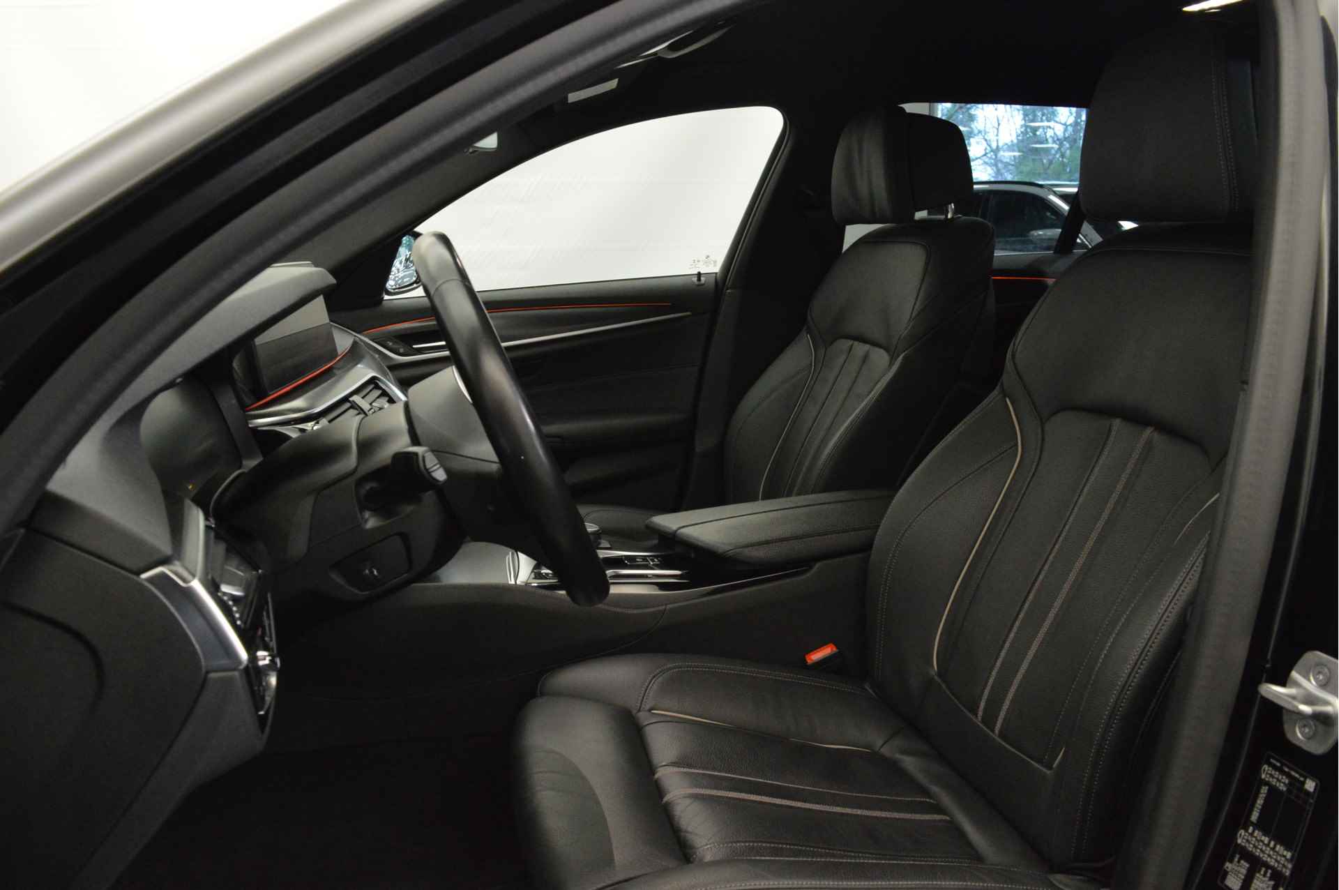BMW 5 Serie Touring 530i High Executive M Sport Automaat / Laserlight / Driving Assistant Professional / Comfortstoelen / M Sportonderstel / Live Cockpit Professional - 6/21