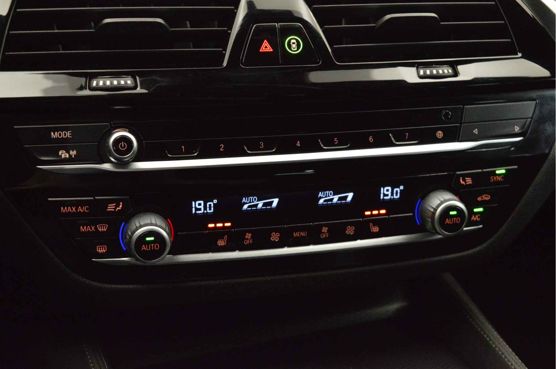 BMW 5 Serie Touring 530i High Executive M Sport Automaat / Laserlight / Driving Assistant Professional / Comfortstoelen / M Sportonderstel / Live Cockpit Professional - 16/21