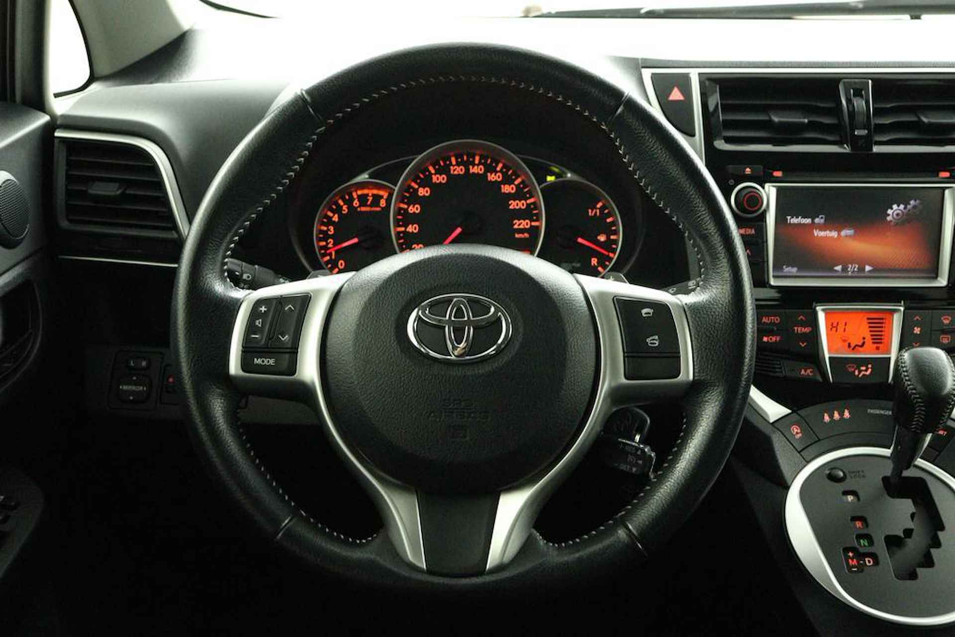 Toyota Verso-S 1.3 VVT-i Trend | Automaat | Panoramadak | Cruise-Control | Parkeercamera | - 18/44