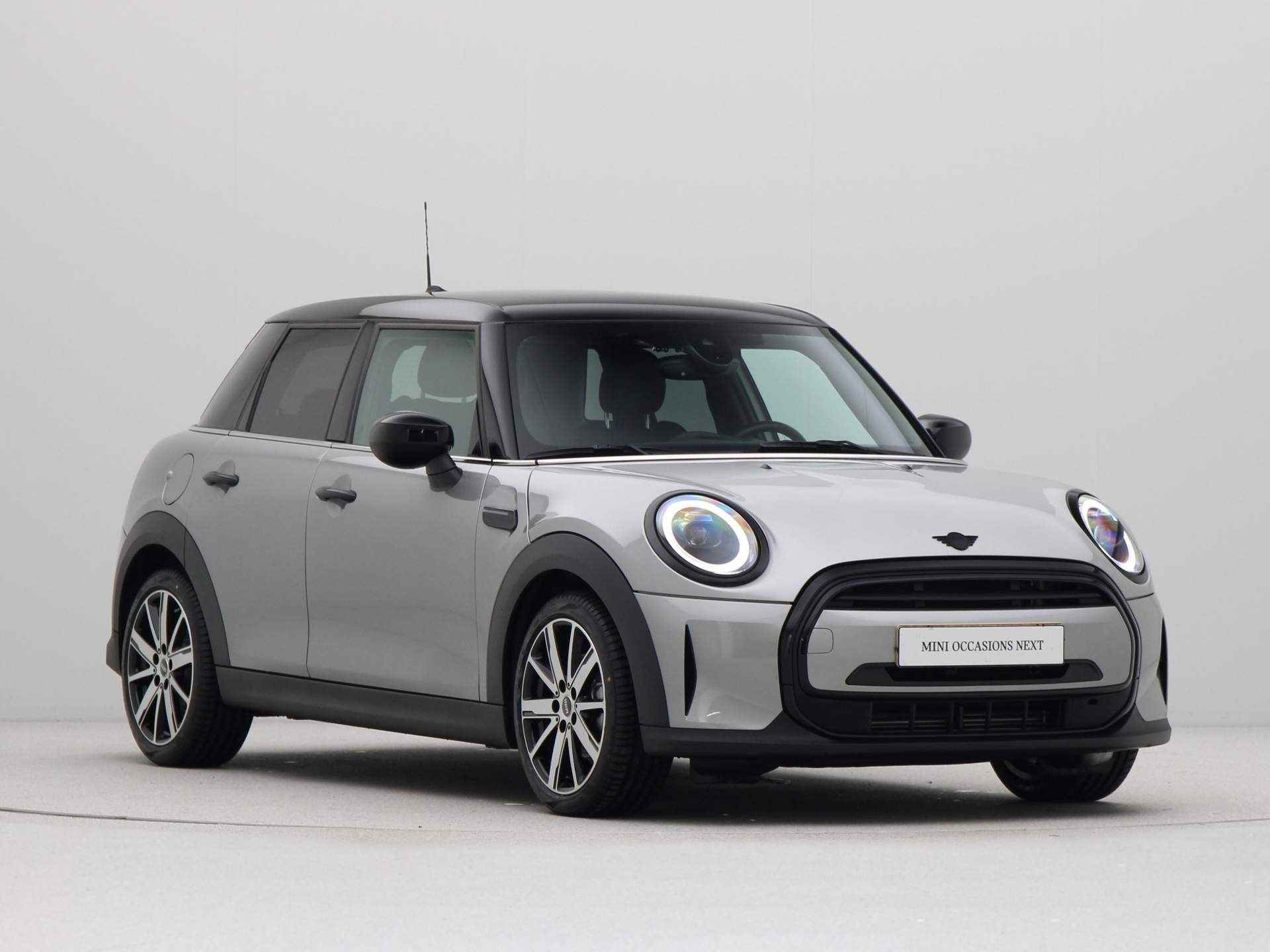 MINI 5-deurs Cooper Camden Edition Aut. - 8/24