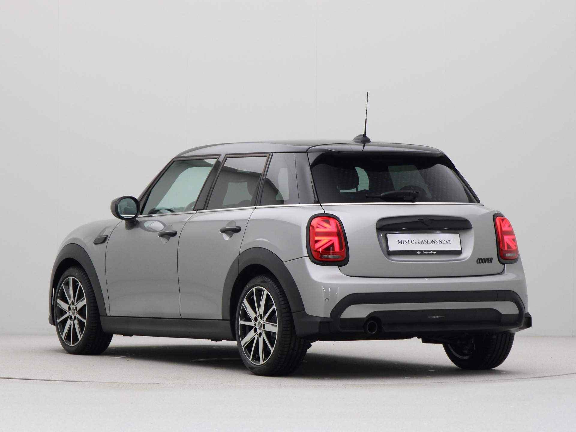 MINI 5-deurs Cooper Camden Edition Aut. - 12/24