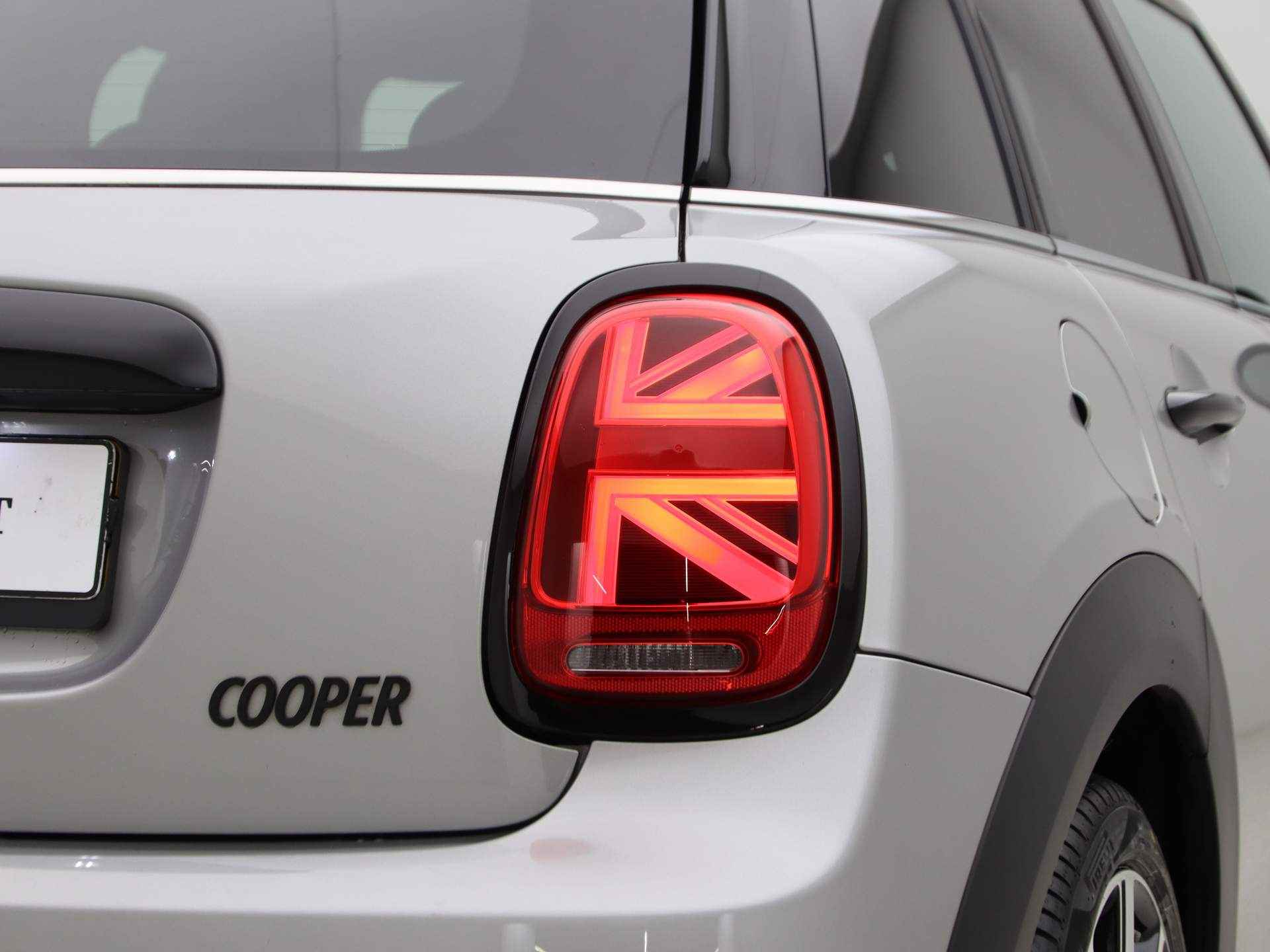 MINI 5-deurs Cooper Camden Edition Aut. - 21/24