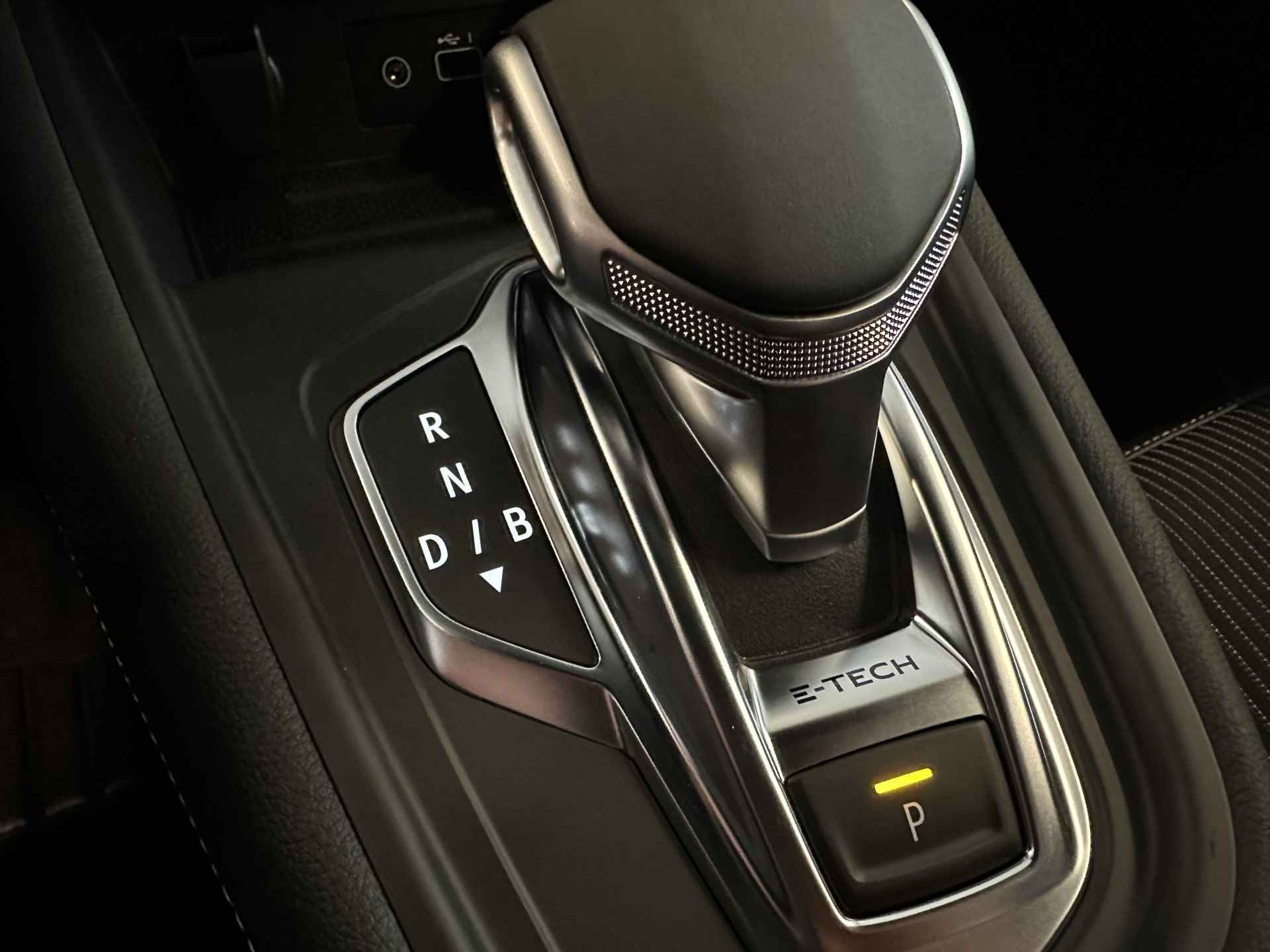 Renault Captur 1.6 E-Tech Hybrid 145 E-Tech Engineered | Bose | Pack Advanced Driving | 360 camera | nw ruim 41.000! | tijdelijk gratis Top Afleverpakket twv Eur 695 - 41/50