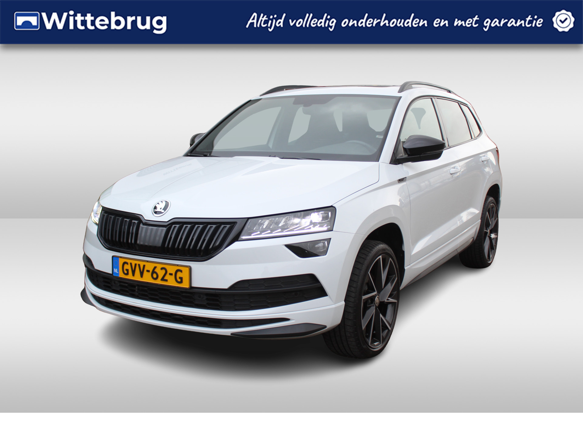 Škoda Karoq 1.5 TSI ACT 150pk DSG Sportline / 19"LMV / APP.Connect / CAMERA / PANODAK / Full LED / Stoelverwarming V+A