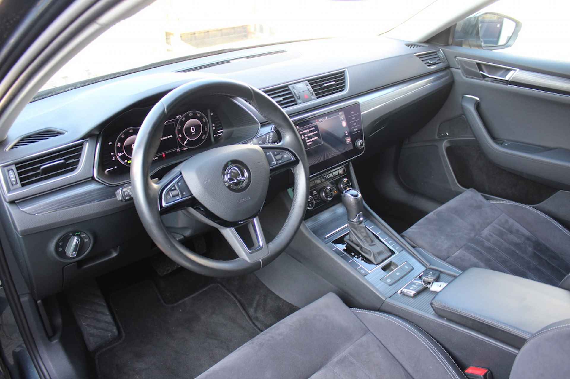 Skoda Superb Combi 1.5 TSI Upgrade Business Function - 9/32