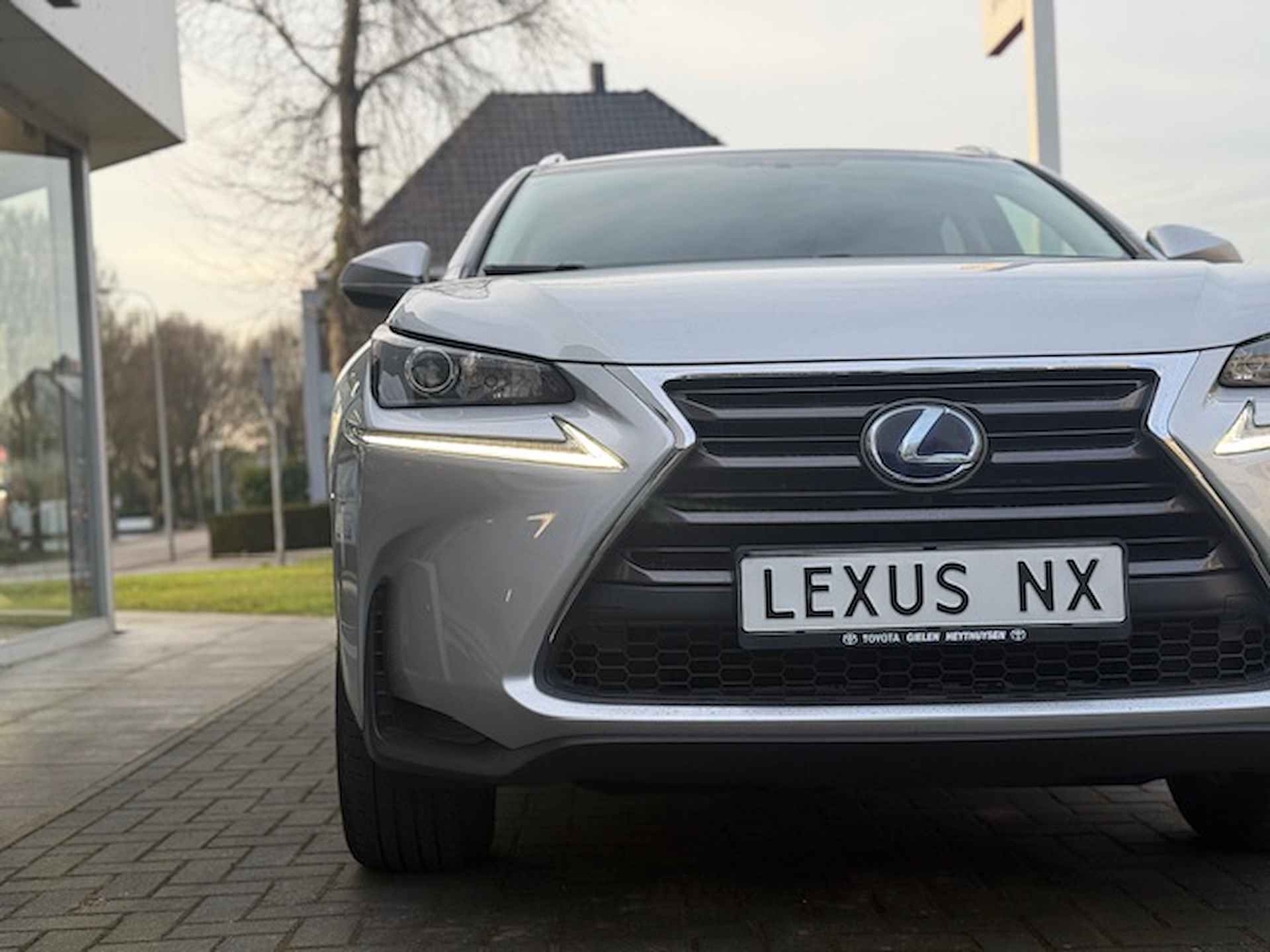 Lexus Nx 300h AWD 25th Edition | Trekhaak, Adaptive cruise control, 18 inch, Navigatie, Leer, Stoelverwarming, LED, 1.500KG Trekgewicht - 11/31