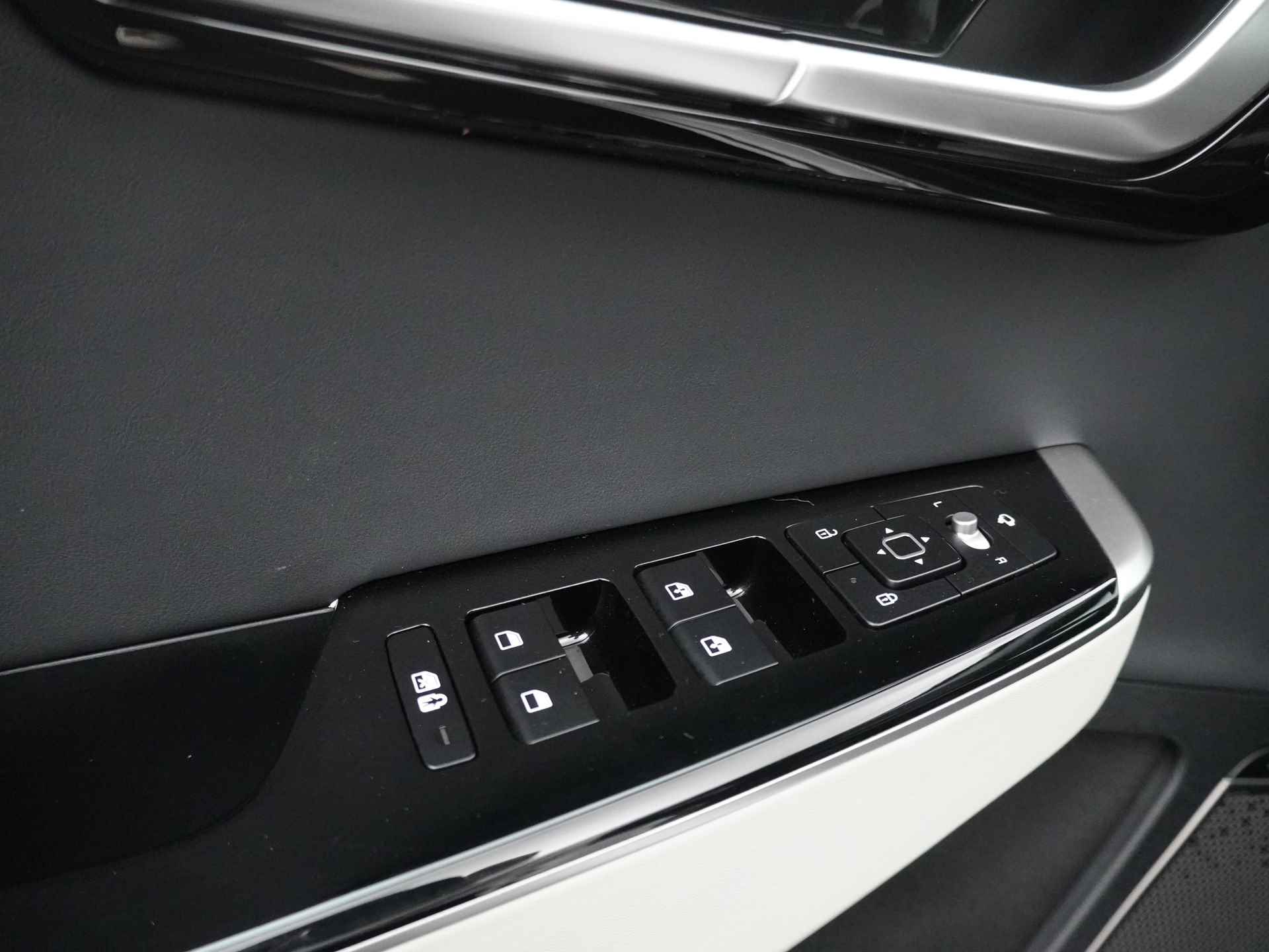 Kia Ev6 GT-Line 77.4 kWh - Stoel/Stuur Verwarming - Stoelverkoeling - Adaptief Cruise Control - Matrix Verlichting - Apple/Android Carplay - Fabrieksgarantie Tot 2028 - 20/46