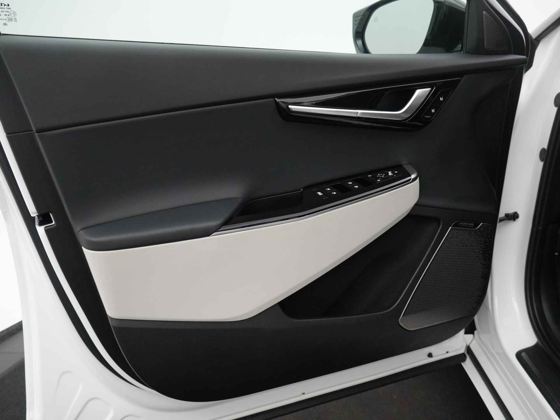 Kia Ev6 GT-Line 77.4 kWh - Stoel/Stuur Verwarming - Stoelverkoeling - Adaptief Cruise Control - Matrix Verlichting - Apple/Android Carplay - Fabrieksgarantie Tot 2028 - 21/46