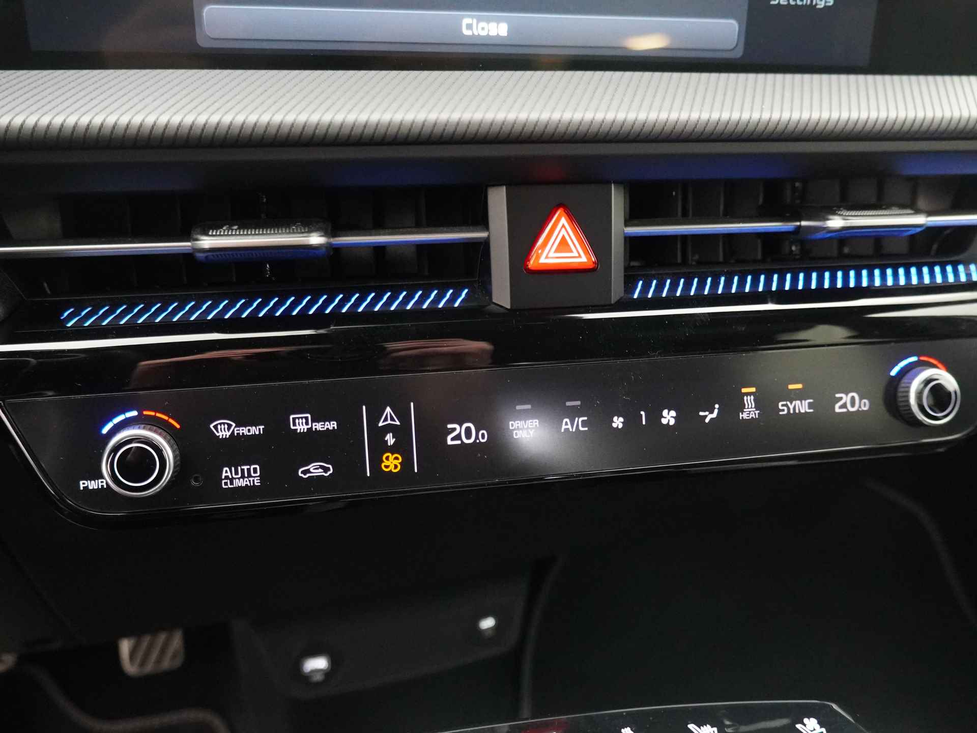 Kia Ev6 GT-Line 77.4 kWh - Stoel/Stuur Verwarming - Stoelverkoeling - Adaptief Cruise Control - Matrix Verlichting - Apple/Android Carplay - Fabrieksgarantie Tot 2028 - 29/46