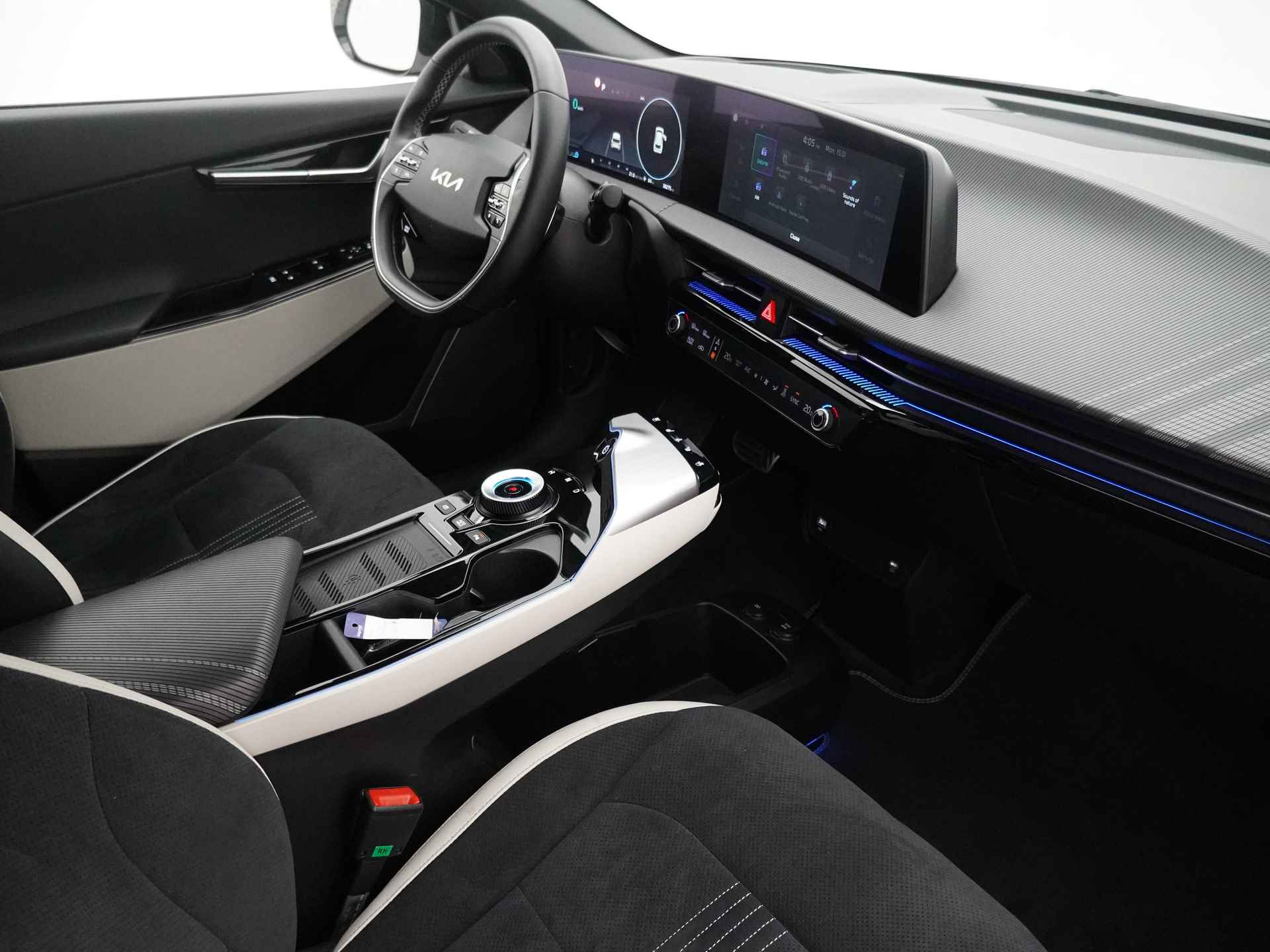 Kia Ev6 GT-Line 77.4 kWh - Stoel/Stuur Verwarming - Stoelverkoeling - Adaptief Cruise Control - Matrix Verlichting - Apple/Android Carplay - Fabrieksgarantie Tot 2028 - 38/46