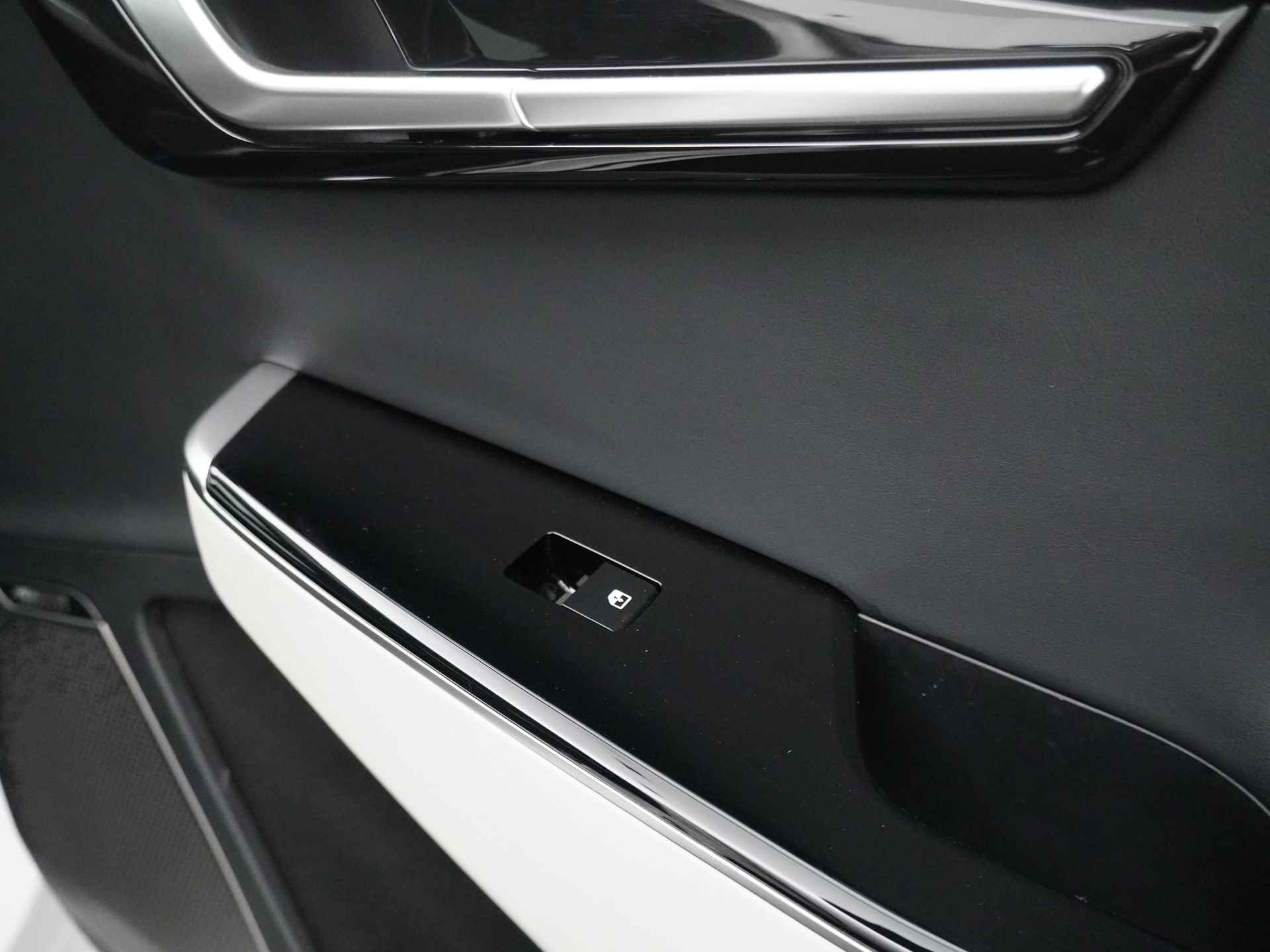 Kia Ev6 GT-Line 77.4 kWh - Stoel/Stuur Verwarming - Stoelverkoeling - Adaptief Cruise Control - Matrix Verlichting - Apple/Android Carplay - Fabrieksgarantie Tot 2028 - 39/46