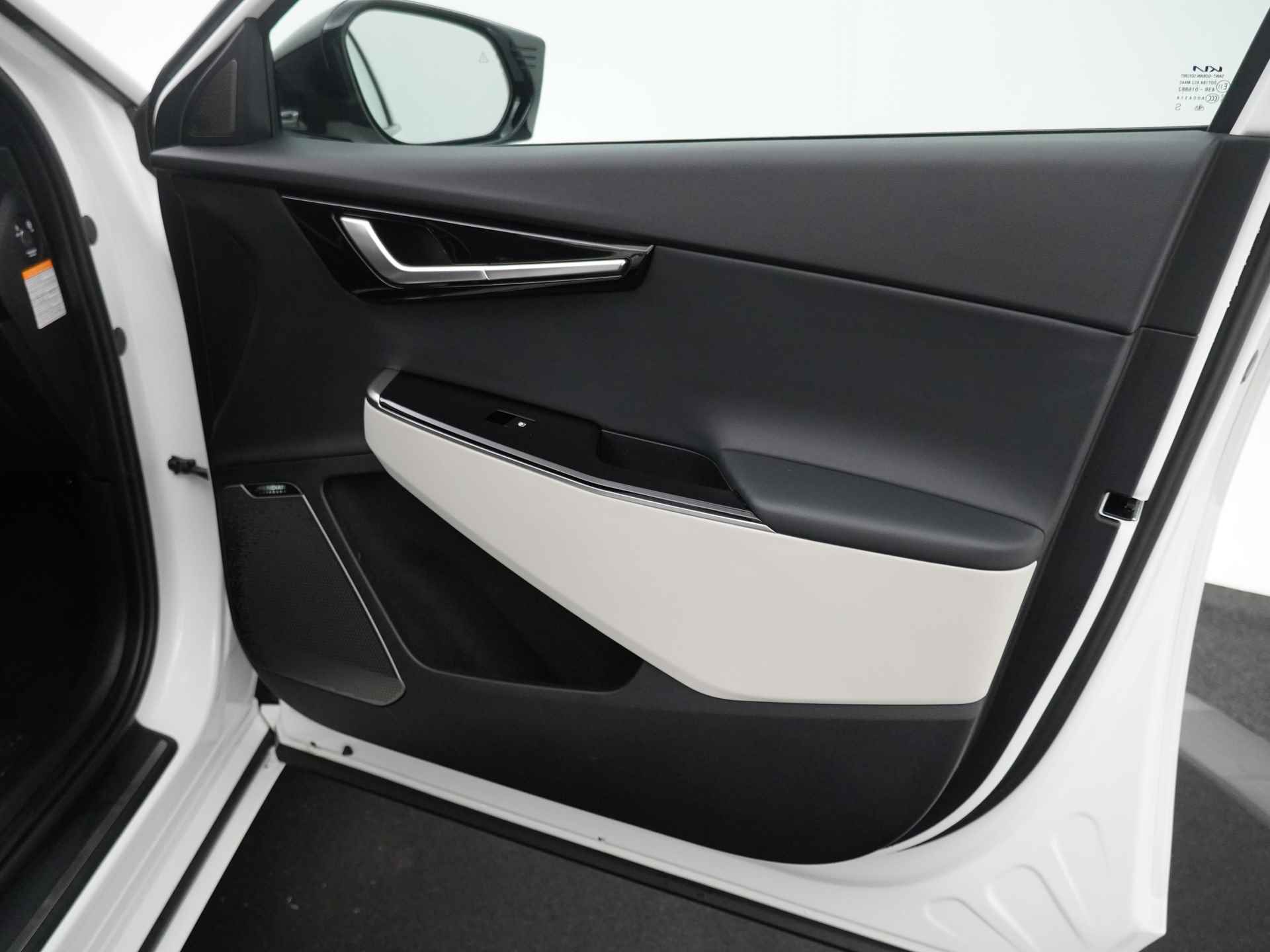Kia Ev6 GT-Line 77.4 kWh - Stoel/Stuur Verwarming - Stoelverkoeling - Adaptief Cruise Control - Matrix Verlichting - Apple/Android Carplay - Fabrieksgarantie Tot 2028 - 40/46