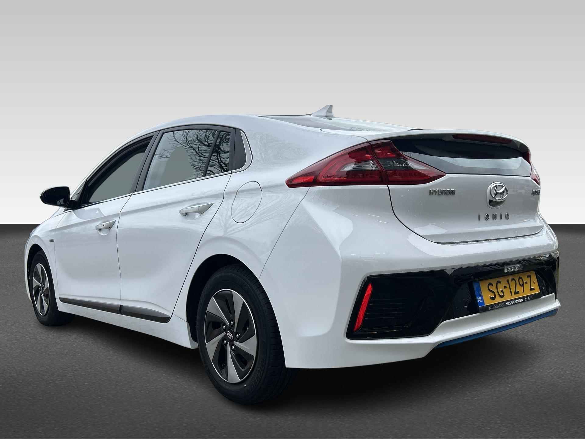 Hyundai IONIQ 1.6 GDi Premium - 3/33