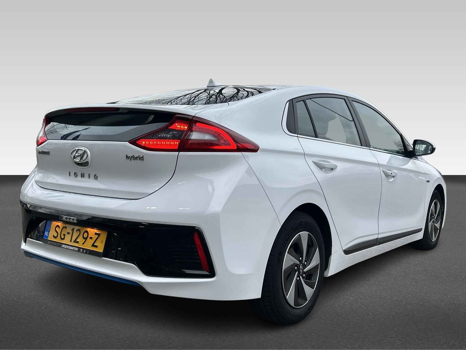 Hyundai IONIQ 1.6 GDi Premium - 4/33