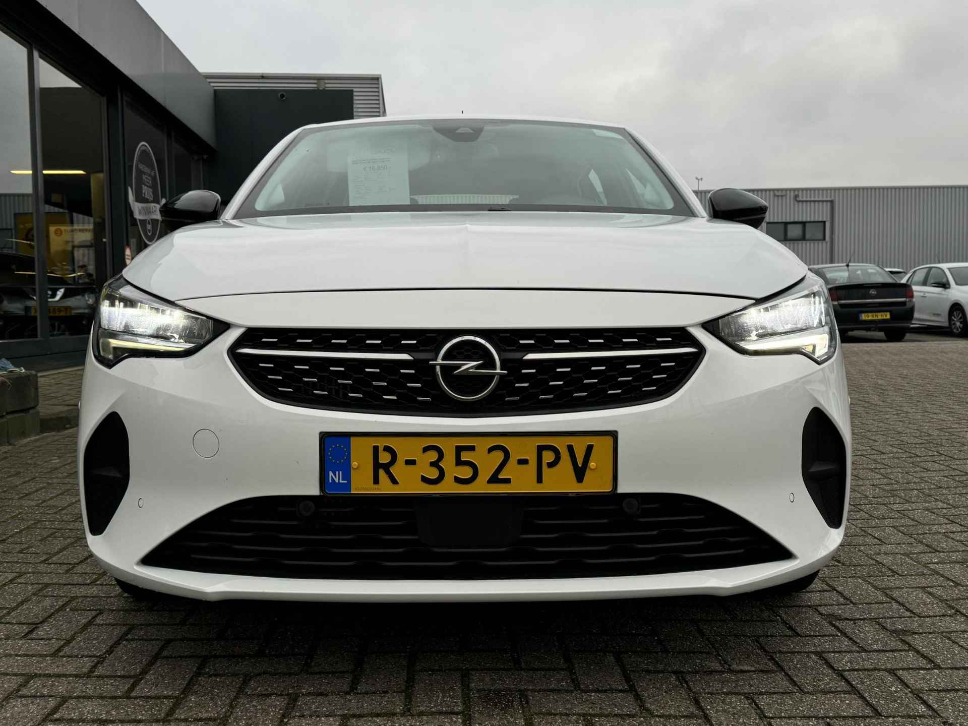 Opel Corsa 1.2 Turbo Elegance Super luxe | NL-auto | Lage km stand | 1e eigenaar | LED| Camera | Navi | Carplay | LMV - 12/39