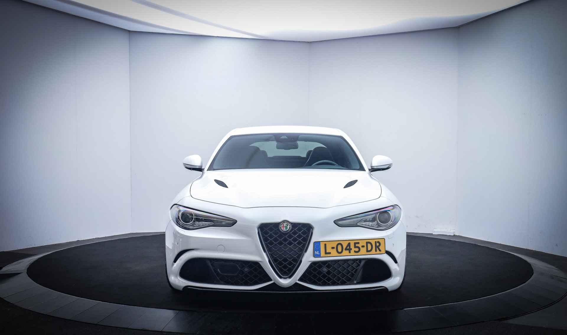 Alfa Romeo Giulia 2.9 V6 510 Pk Quadrifoglio - 2/32